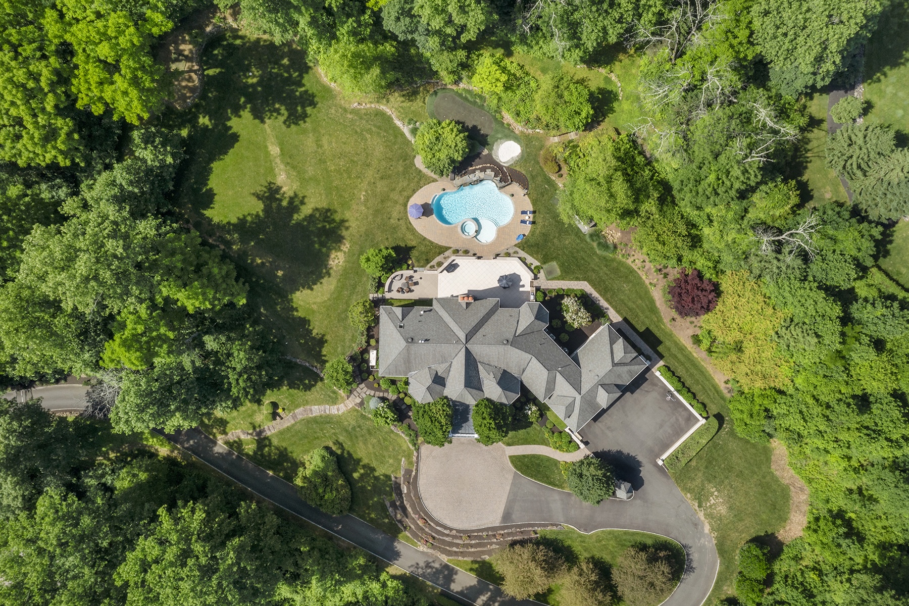  Majestic French Normandy Chateau Nestled Within a Five-Acre Gated Property - 物件實景