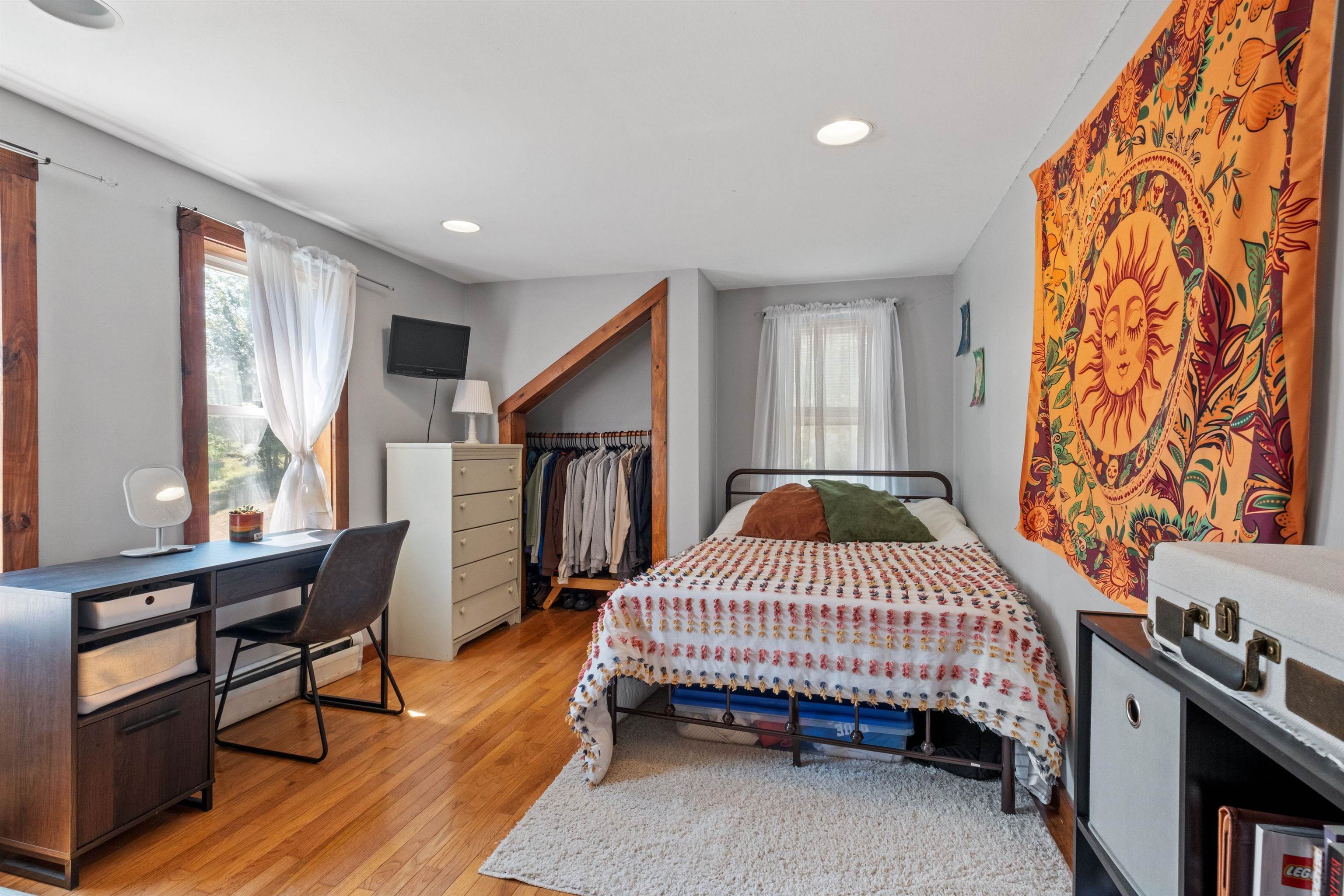 Bradford, New Hampshire, 03221, United States, 4 Bedrooms Bedrooms, ,1 BathroomBathrooms,Residential,For Sale,1924842