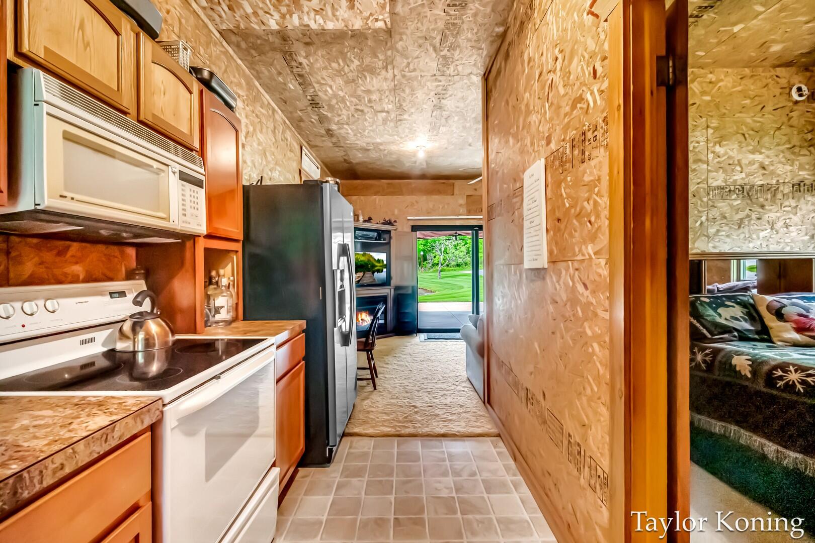 Hart, Michigan, 49420, United States, 2 Bedrooms Bedrooms, ,2 BathroomsBathrooms,Residential,For Sale,1949749