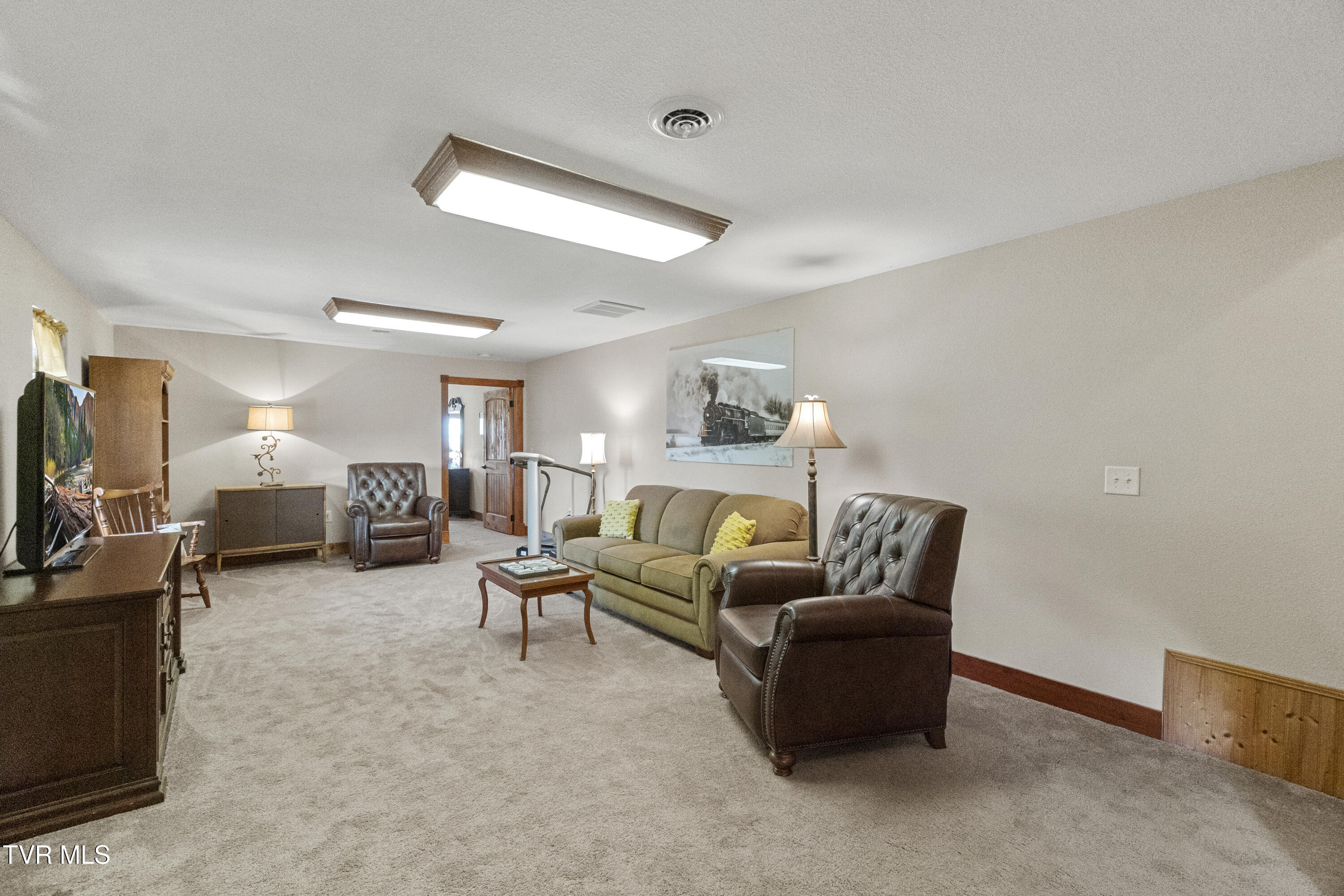 Parrottsville, Tennessee, 37843, United States, 5 Bedrooms Bedrooms, ,4 BathroomsBathrooms,Residential,For Sale,2005757