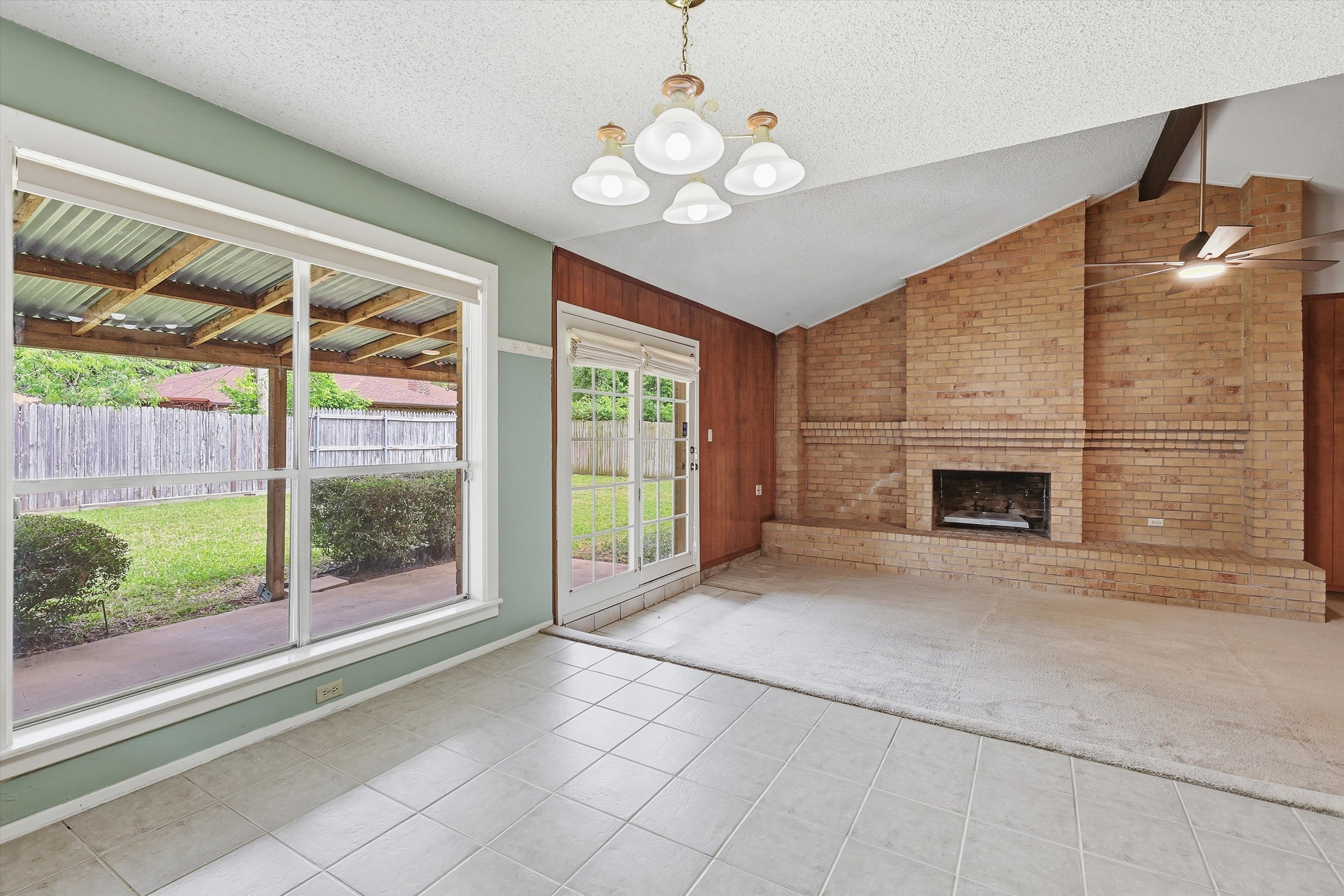  A charming ranch-style home is waiting its next story - 物件實景