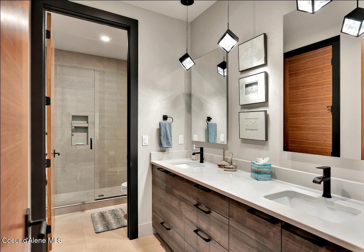 Coeur D'alene, Idaho, 83814, United States, 4 Bedrooms Bedrooms, ,4 BathroomsBathrooms,Residential,For Sale,1927385