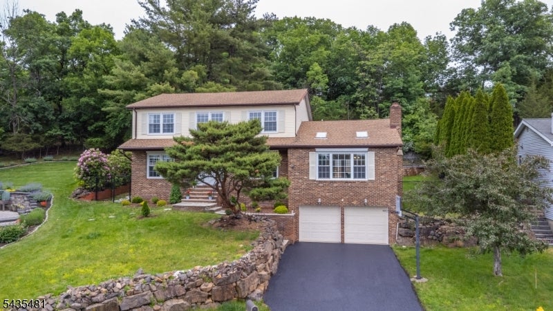 Wayne Twp., New Jersey, 07470, United States, 4 Bedrooms Bedrooms, ,3 BathroomsBathrooms,Residential,For Sale,2049437