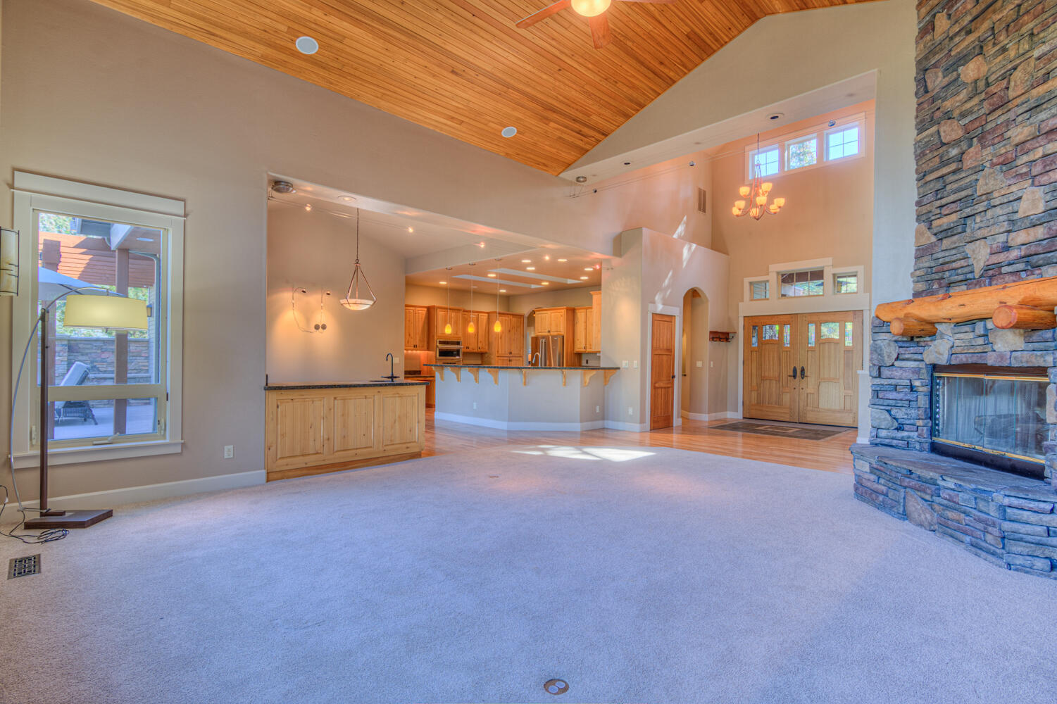 Bend, Oregon, 97703, United States, 4 Bedrooms Bedrooms, ,5 BathroomsBathrooms,Residential,For Sale,1979123