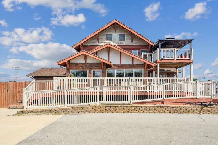Newton, Iowa, 50208, United States, 4 Bedrooms Bedrooms, ,4 BathroomsBathrooms,Residential,For Sale,1927936