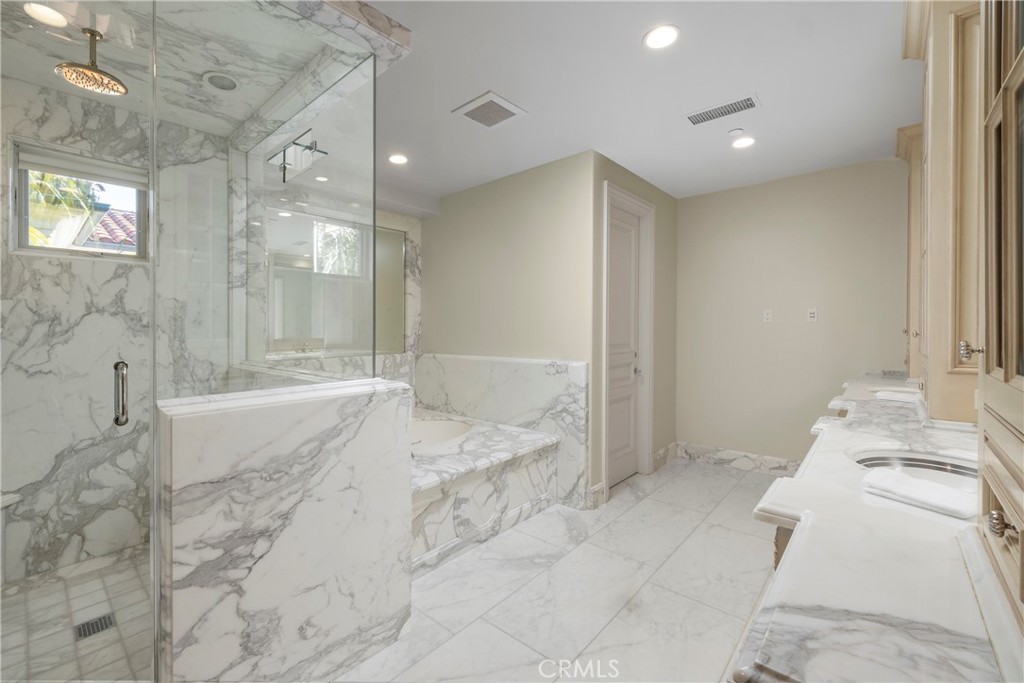 Newport Beach, California, 92661, United States, 7 Bedrooms Bedrooms, ,9 BathroomsBathrooms,Residential,For Sale,1770248
