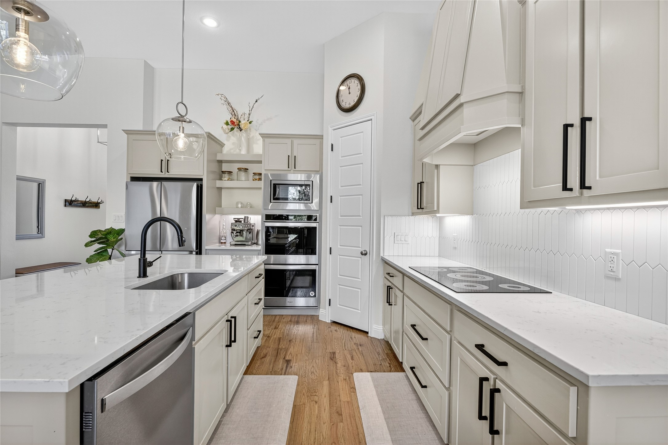 Springtown, Texas, 76082, United States, 4 Bedrooms Bedrooms, ,3 BathroomsBathrooms,Residential,For Sale,1966278