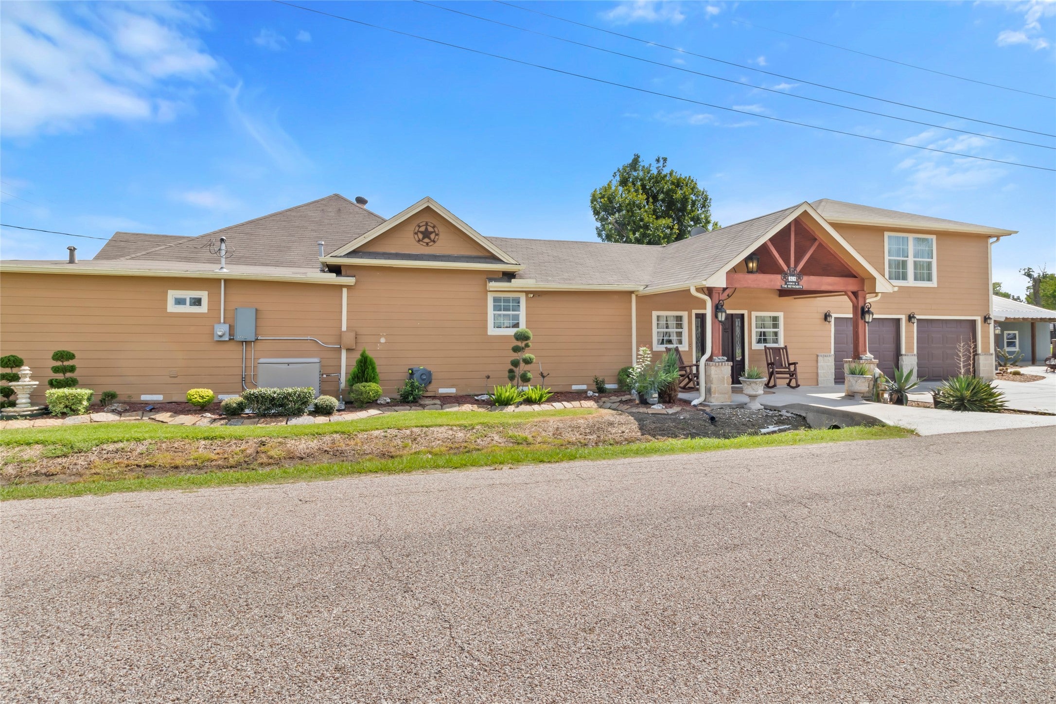 Liverpool, Texas, 77577, United States, 3 Bedrooms Bedrooms, ,2 BathroomsBathrooms,Residential,For Sale,2008192