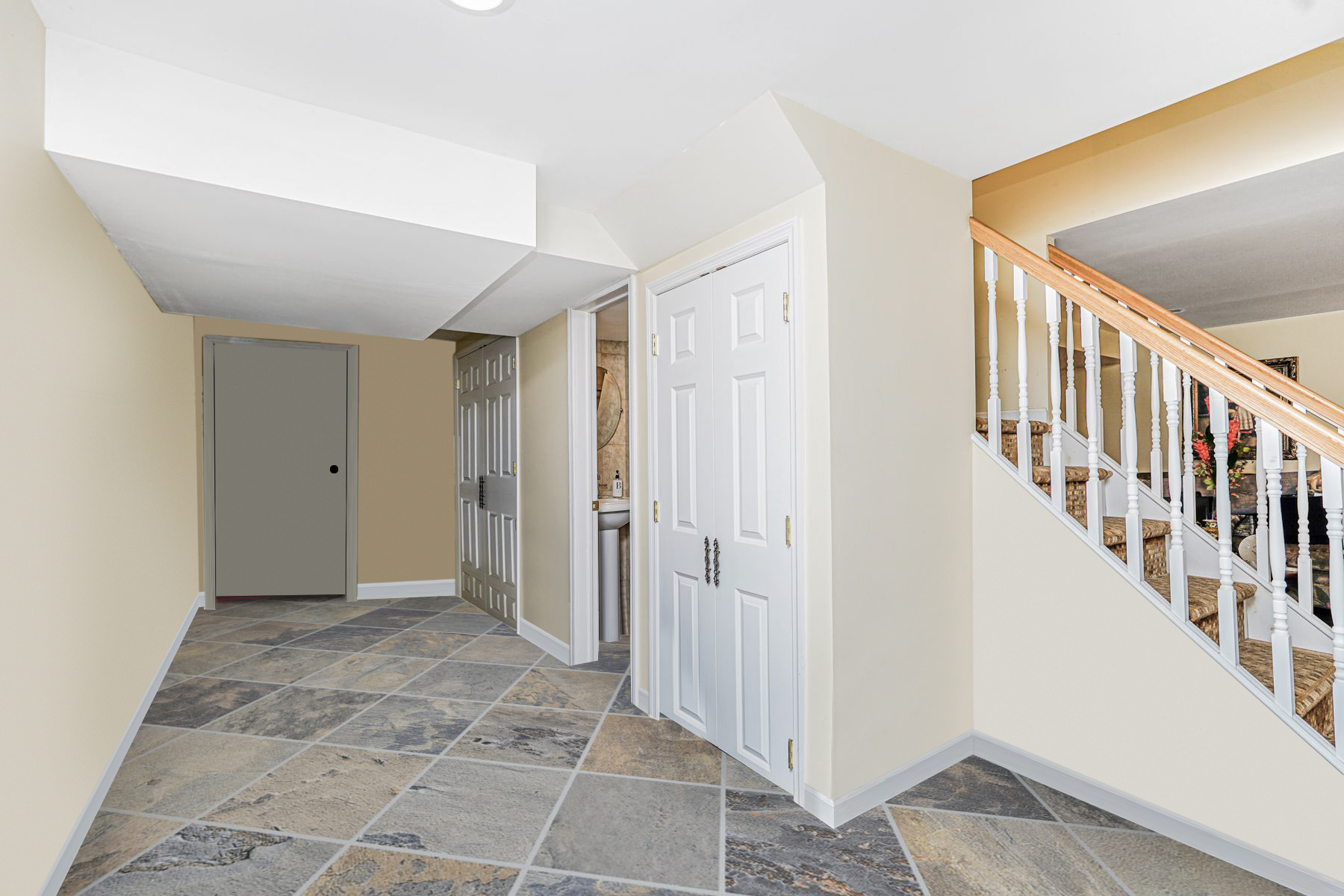 Staten Island, New York, 10301, United States, 4 Bedrooms Bedrooms, ,3 BathroomsBathrooms,Residential,For Sale,1838592
