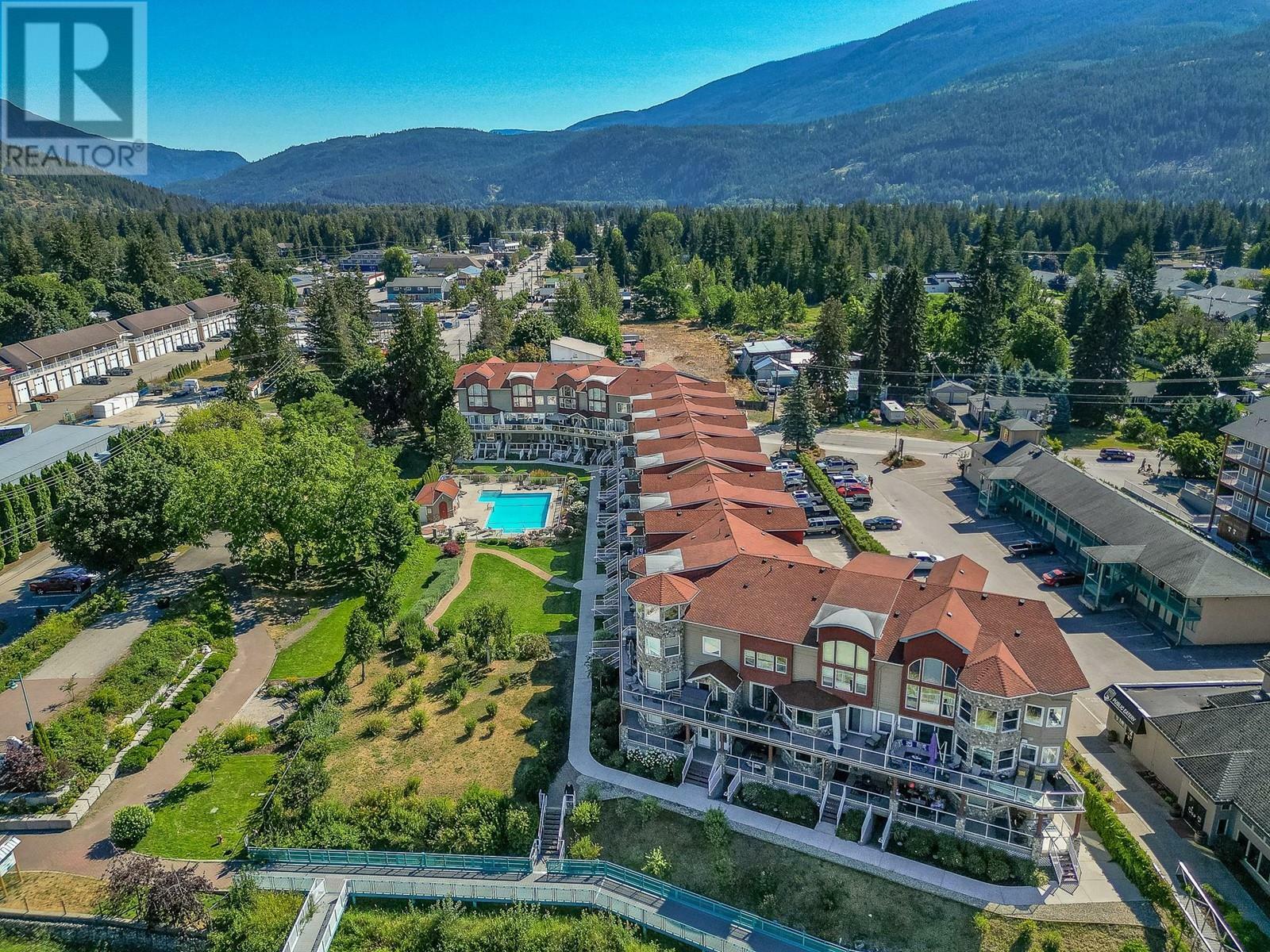 SICAMOUS, British Columbia, V0E 2V1, CA, 4 Bedrooms Bedrooms, ,2 BathroomsBathrooms,Residential,For Sale,1839055