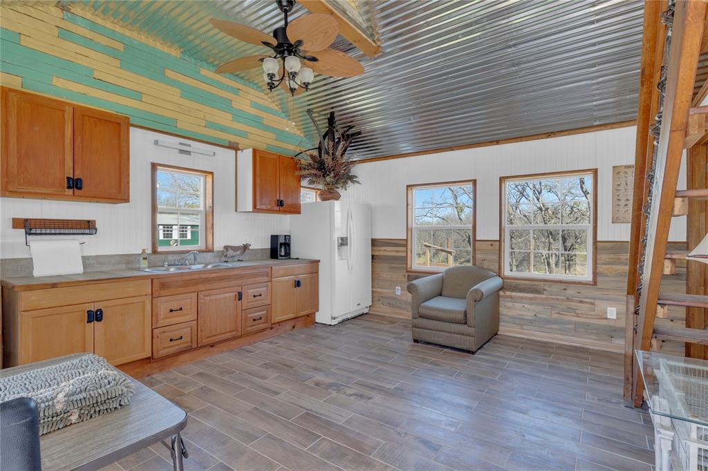 Glen Rose, Texas, 76043, United States, 8 Bedrooms Bedrooms, ,8 BathroomsBathrooms,Residential,For Sale,1981004