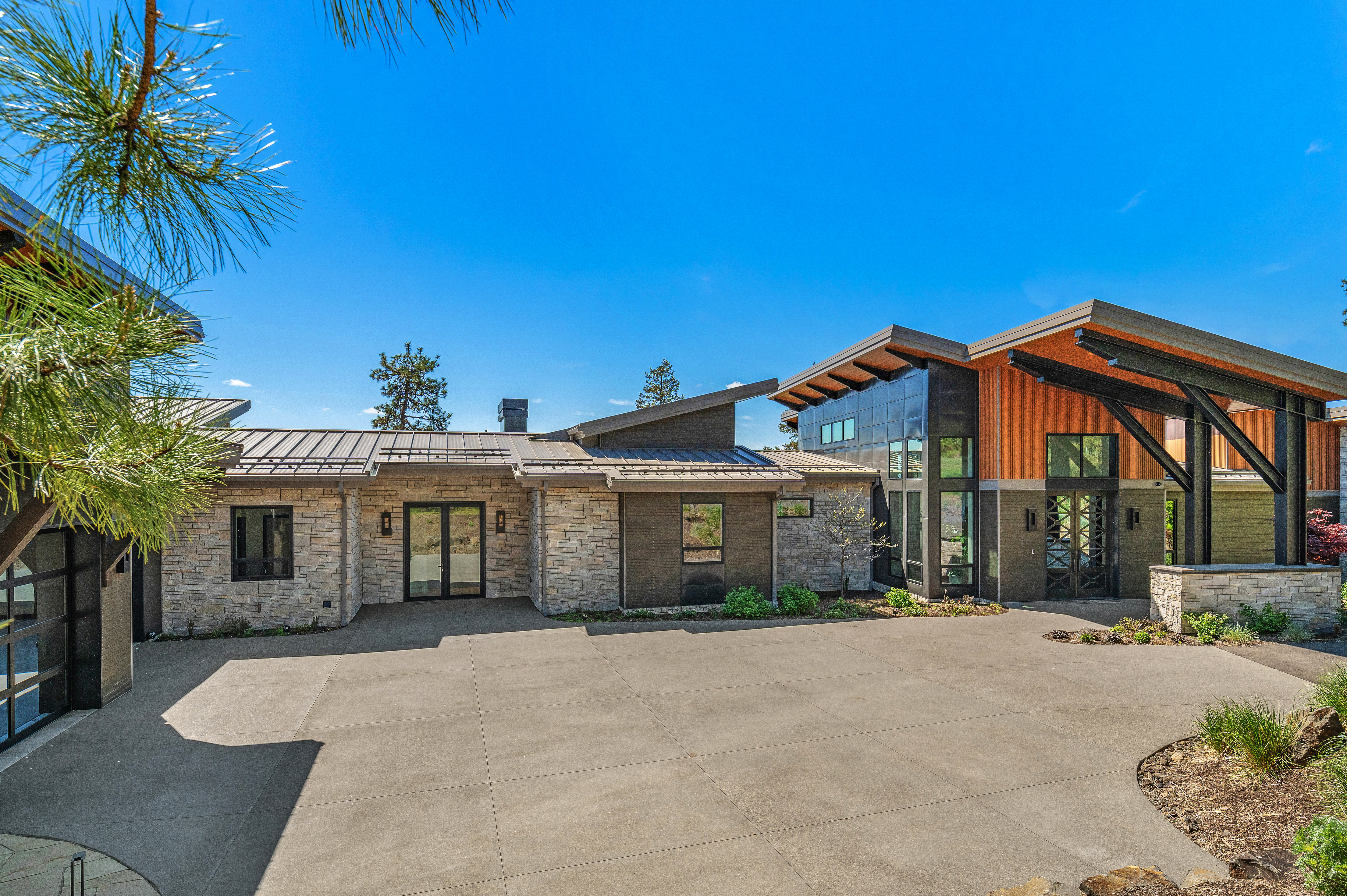 Coeur D'alene, Idaho, 83814, United States, 3 Bedrooms Bedrooms, ,2 BathroomsBathrooms,Residential,For Sale,1926176