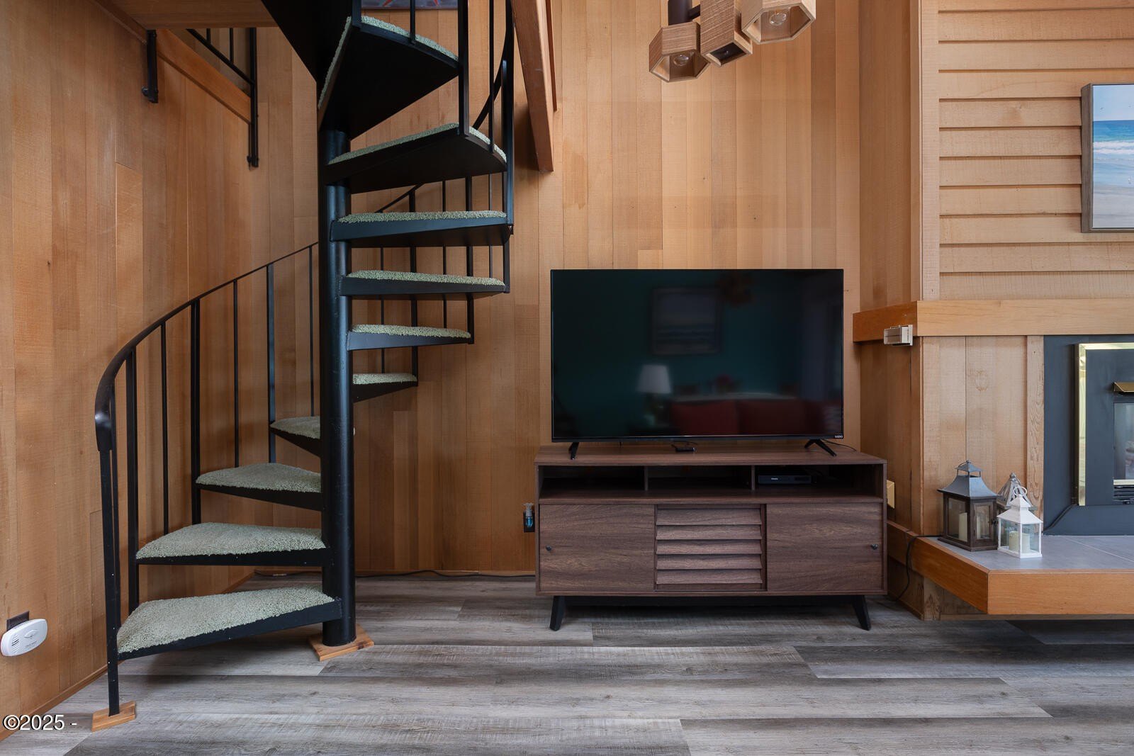 Lincoln City, Oregon, 97367, United States, 3 Bedrooms Bedrooms, ,2 BathroomsBathrooms,Residential,For Sale,1867179