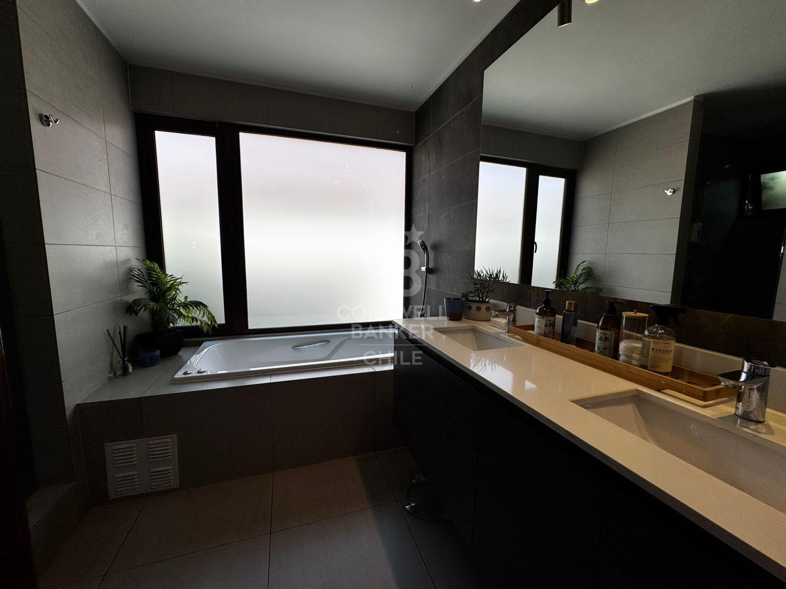 Colina, Chile, 4 Bedrooms Bedrooms, ,3 BathroomsBathrooms,Residential,For Sale,1696769