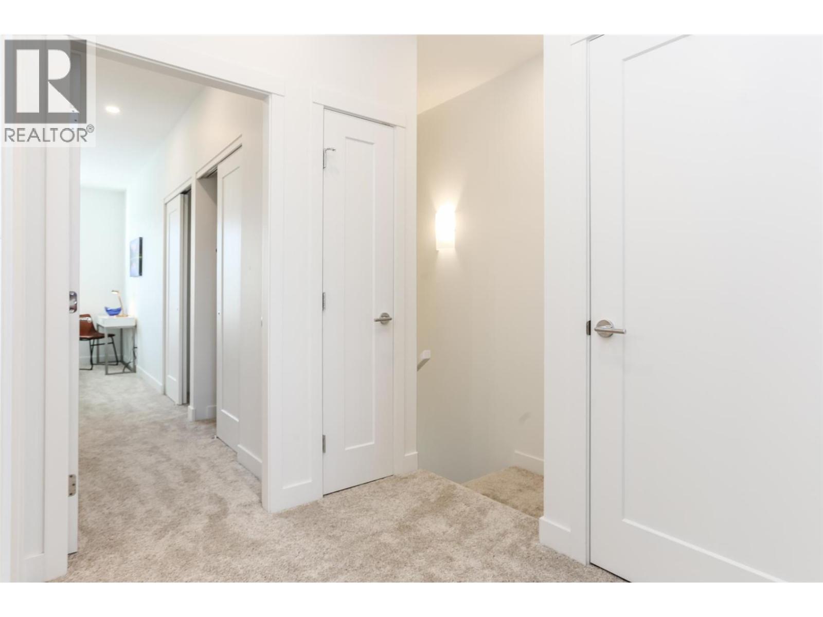 KELOWNA, British Columbia, V1V 0H2, CA, 3 Bedrooms Bedrooms, ,2 BathroomsBathrooms,Residential,For Sale,1961445