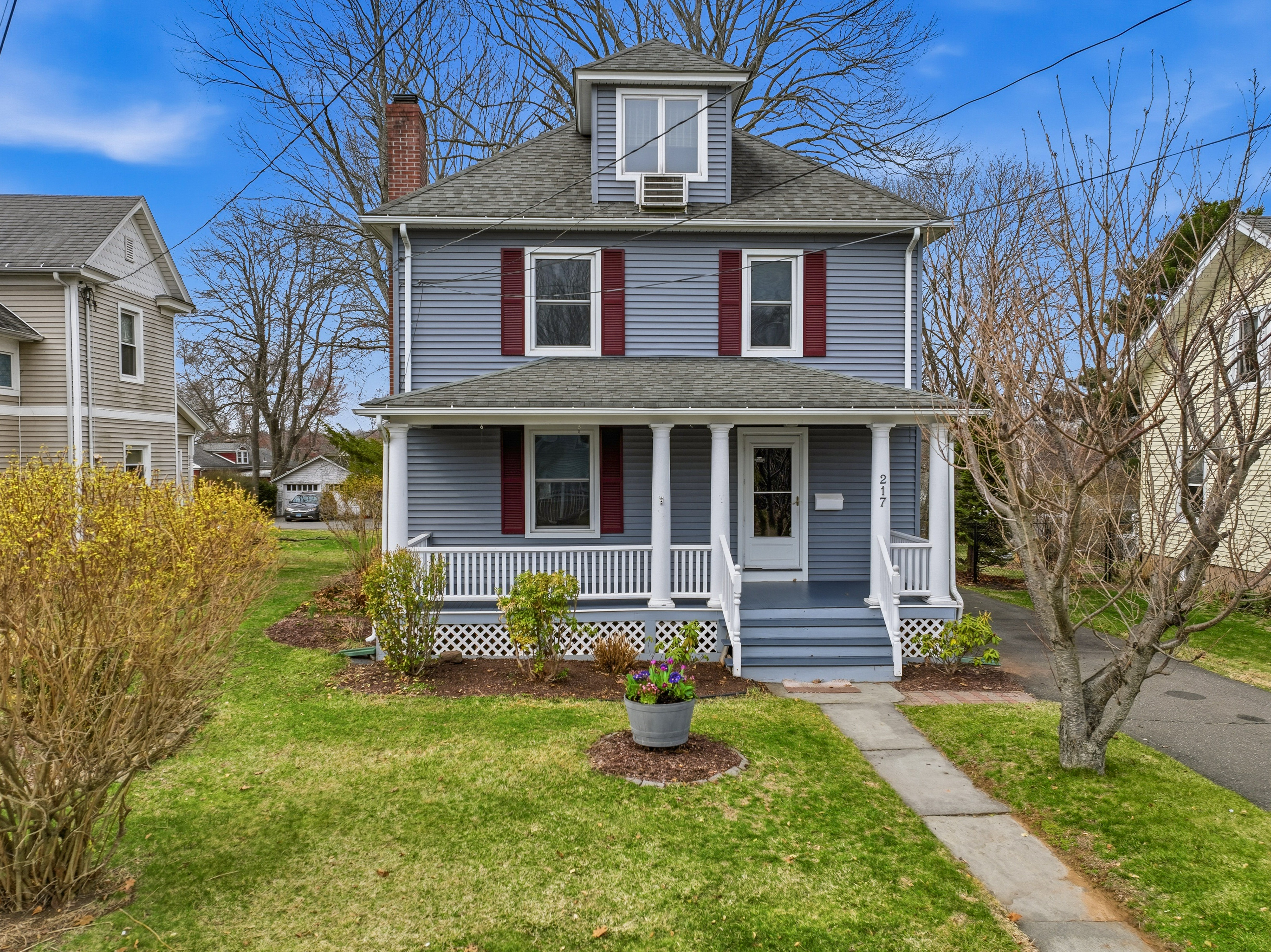  A Classic 1913 Colonial Set in the South Farms Area - 物件實景