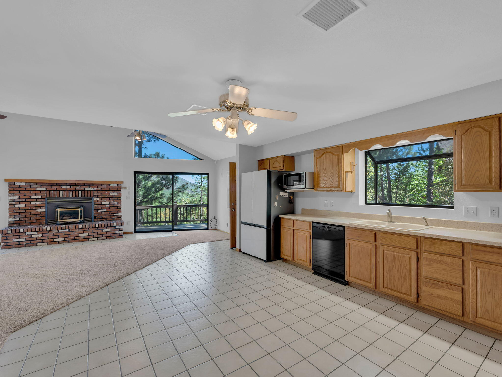 Pine, Arizona, 85544, United States, 3 Bedrooms Bedrooms, ,2 BathroomsBathrooms,Residential,For Sale,1828056