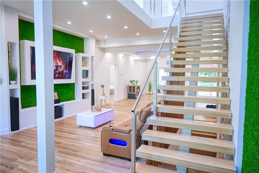 Medina, Ohio, 44256, United States, 5 Bedrooms Bedrooms, ,5 BathroomsBathrooms,Residential,For Sale,1976379