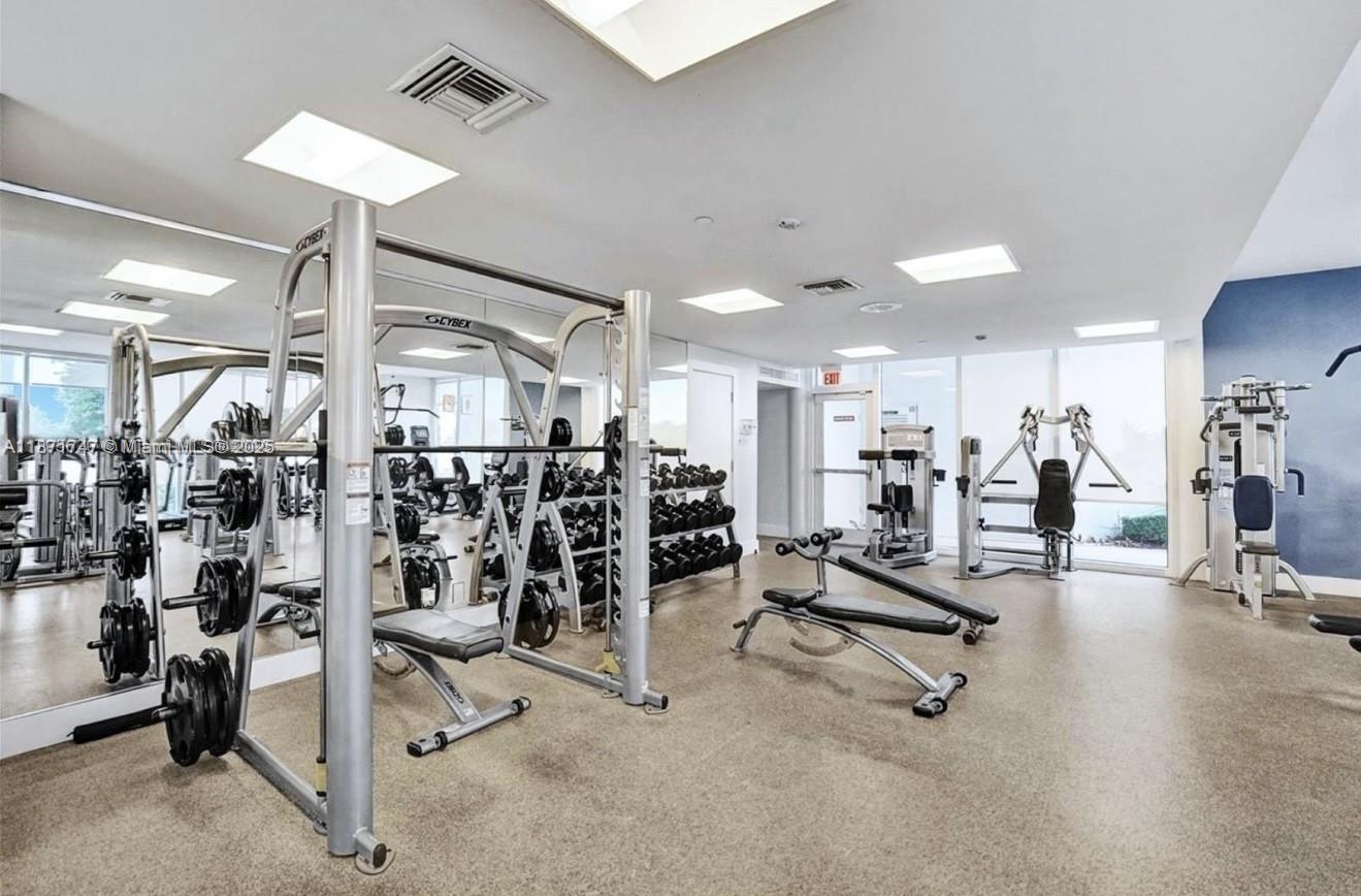 Aventura, Florida, 33180, United States, 2 Bedrooms Bedrooms, ,2 BathroomsBathrooms,Residential,For Sale,1939404