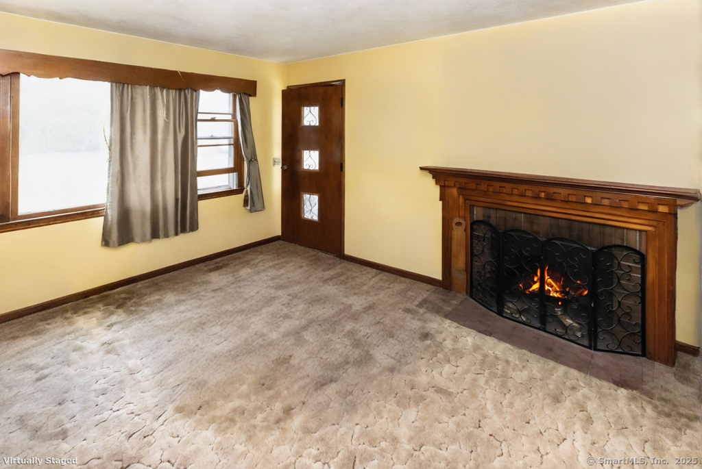 Montville, Connecticut, 06382, United States, 5 Bedrooms Bedrooms, ,3 BathroomsBathrooms,Residential,For Sale,1895658