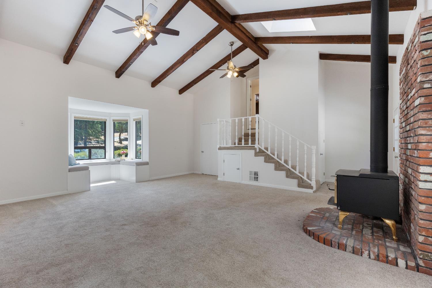 Grass Valley, California, 95949, United States, 3 Bedrooms Bedrooms, ,3 BathroomsBathrooms,Residential,For Sale,1983094