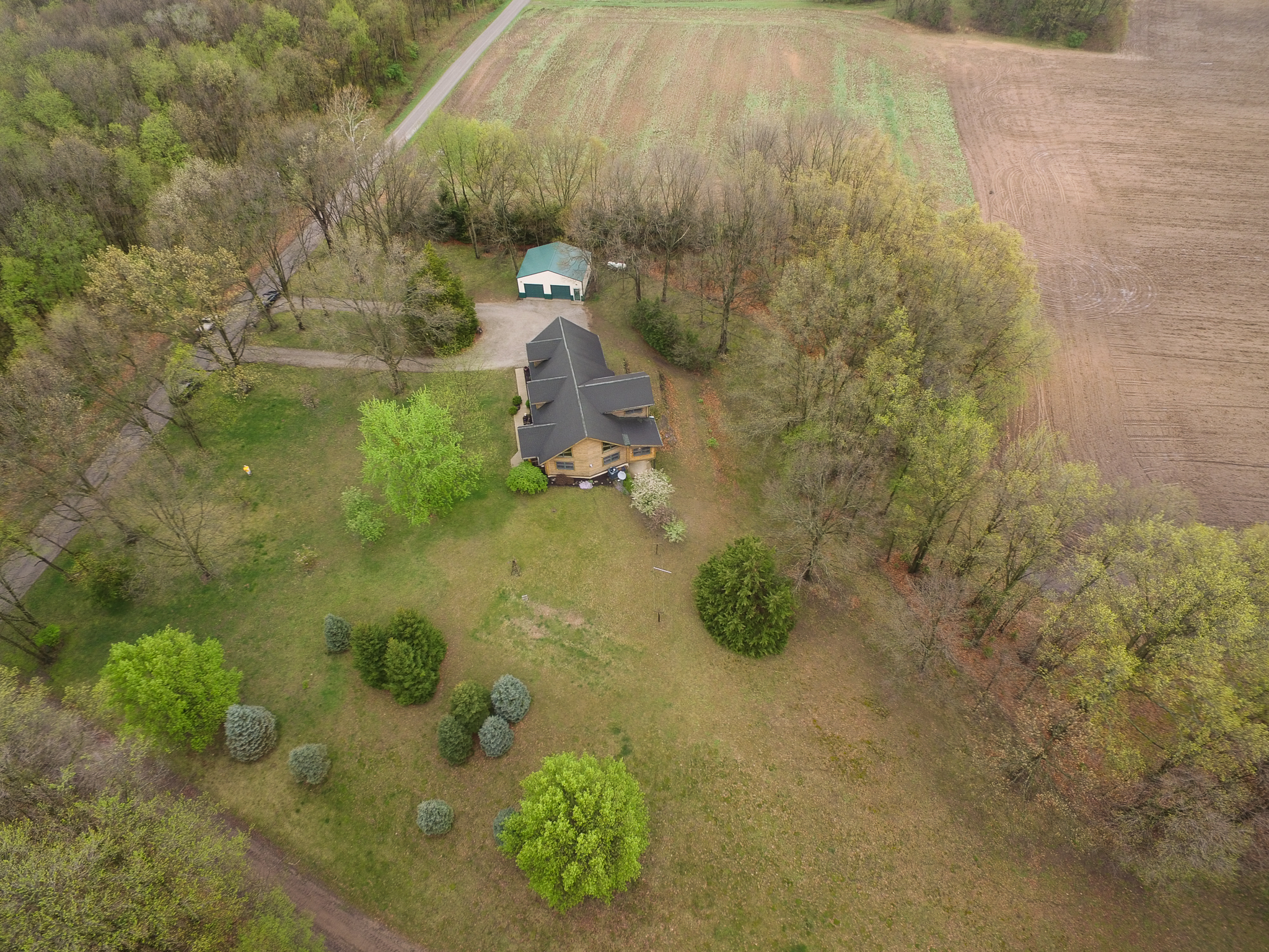  Custom Log Home Located on 2.7 Acres - 物件實景