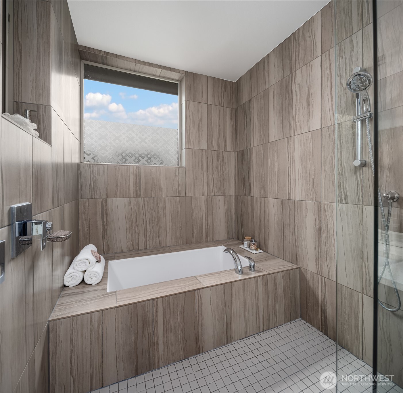 Seattle, Washington, 98108, United States, 3 Bedrooms Bedrooms, ,3 BathroomsBathrooms,Residential,For Sale,1947115