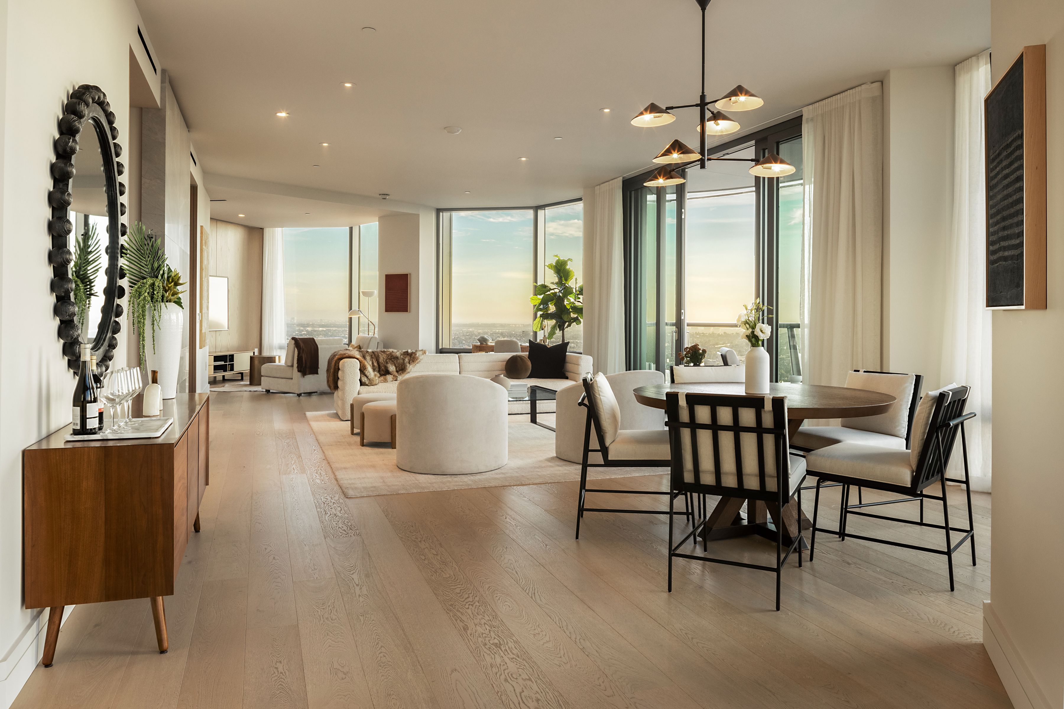  211 W Elm Ct - 物件實景