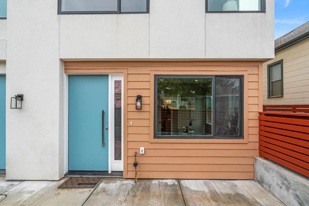South San Francisco, California, 94080, United States, 4 Bedrooms Bedrooms, ,4 BathroomsBathrooms,Residential,For Sale,2034124