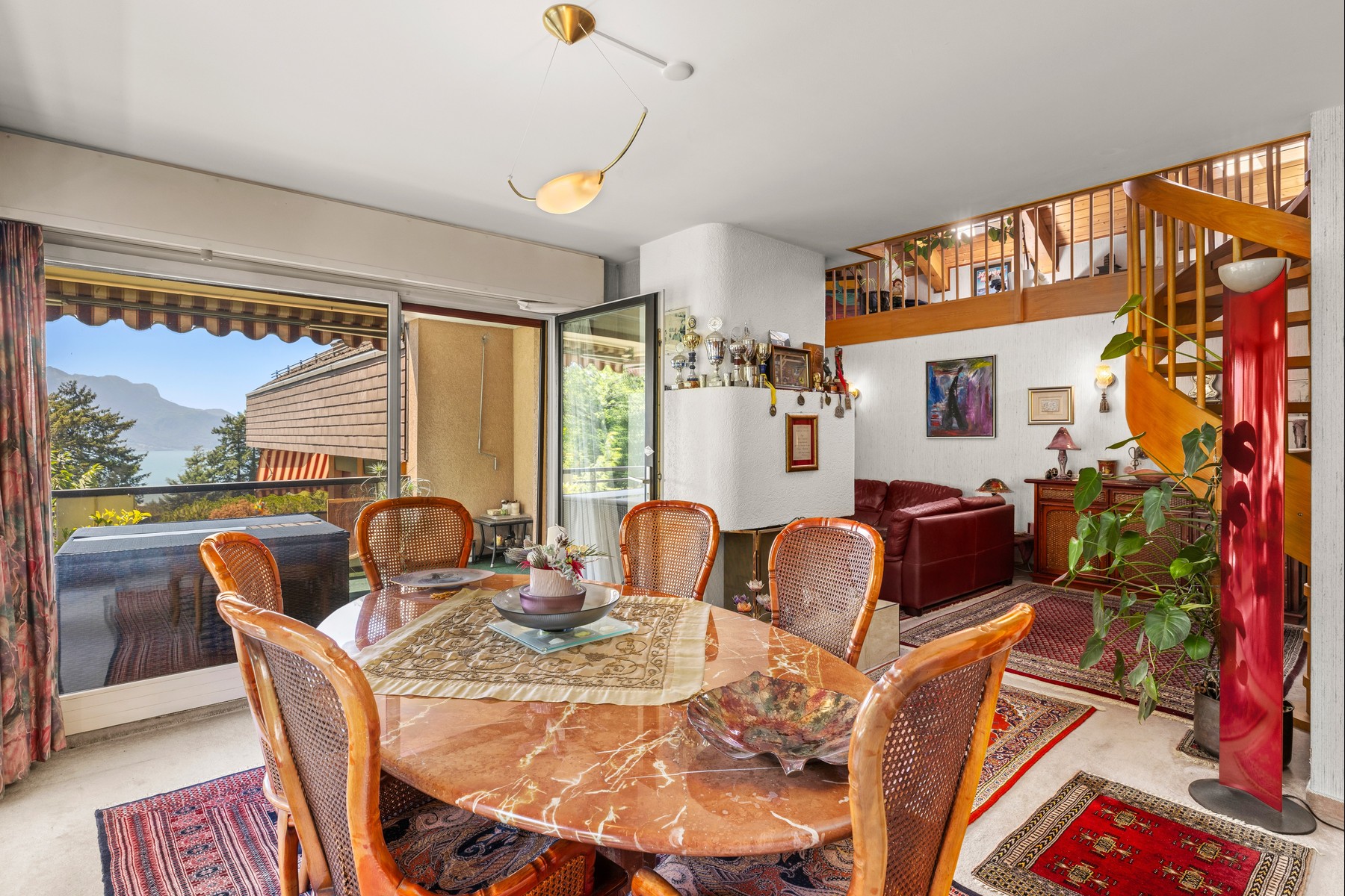  Family duplex in need of some updating in a sought-after residential neighborhoo - 物件實景