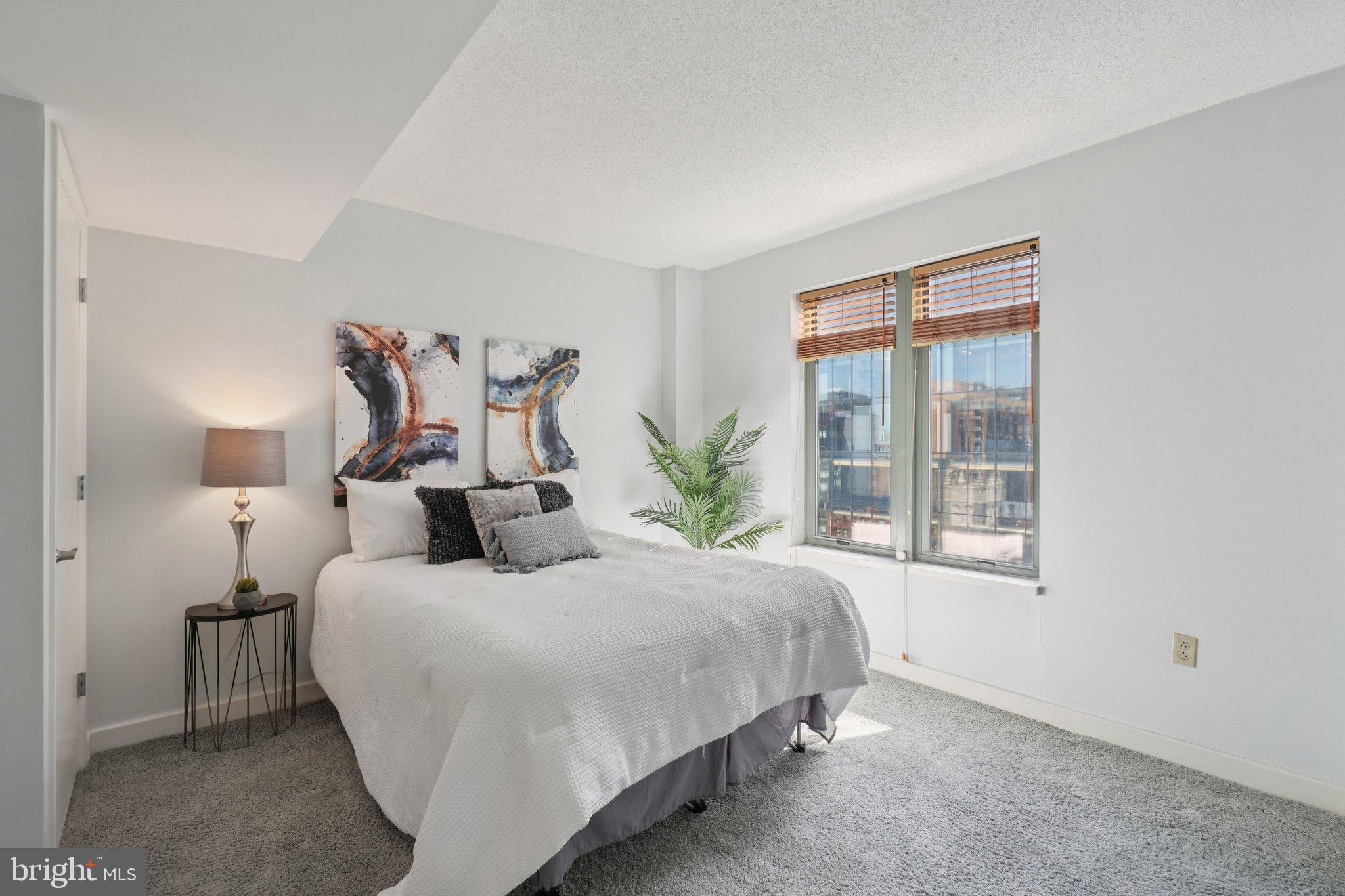 Washington, District of Columbia, 20005, United States, 2 Bedrooms Bedrooms, ,2 BathroomsBathrooms,Residential,For Sale,1976159