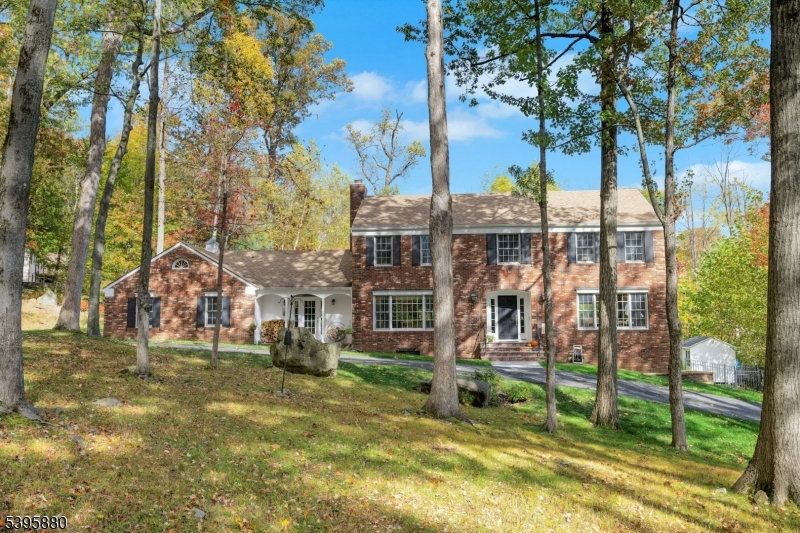 Morris Twp., New Jersey, 07960, United States, 4 Bedrooms Bedrooms, ,4 BathroomsBathrooms,Residential,For Sale,1989461