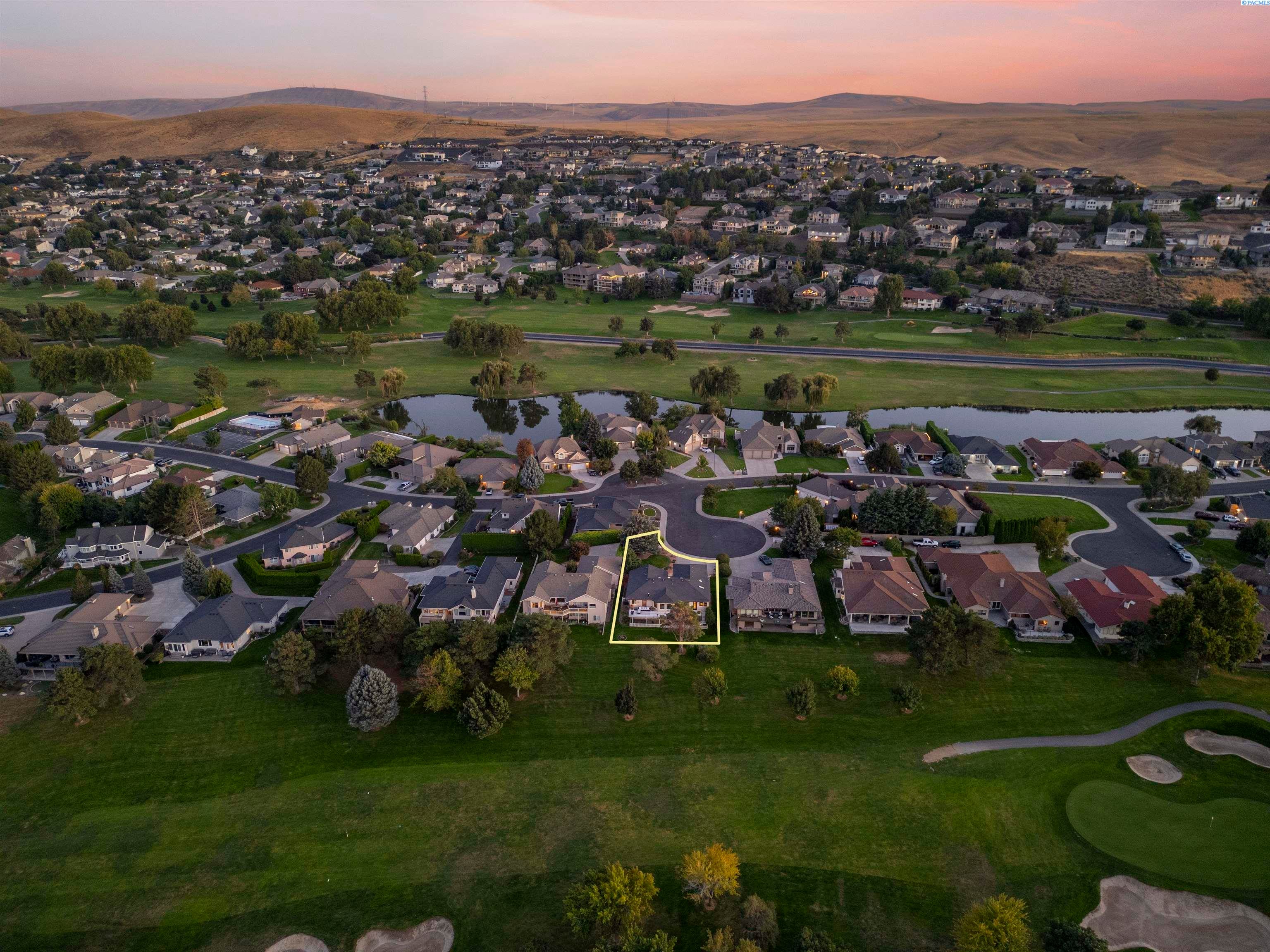 Kennewick, Washington, 99337, United States, 4 Bedrooms Bedrooms, ,2 BathroomsBathrooms,Residential,For Sale,1978666
