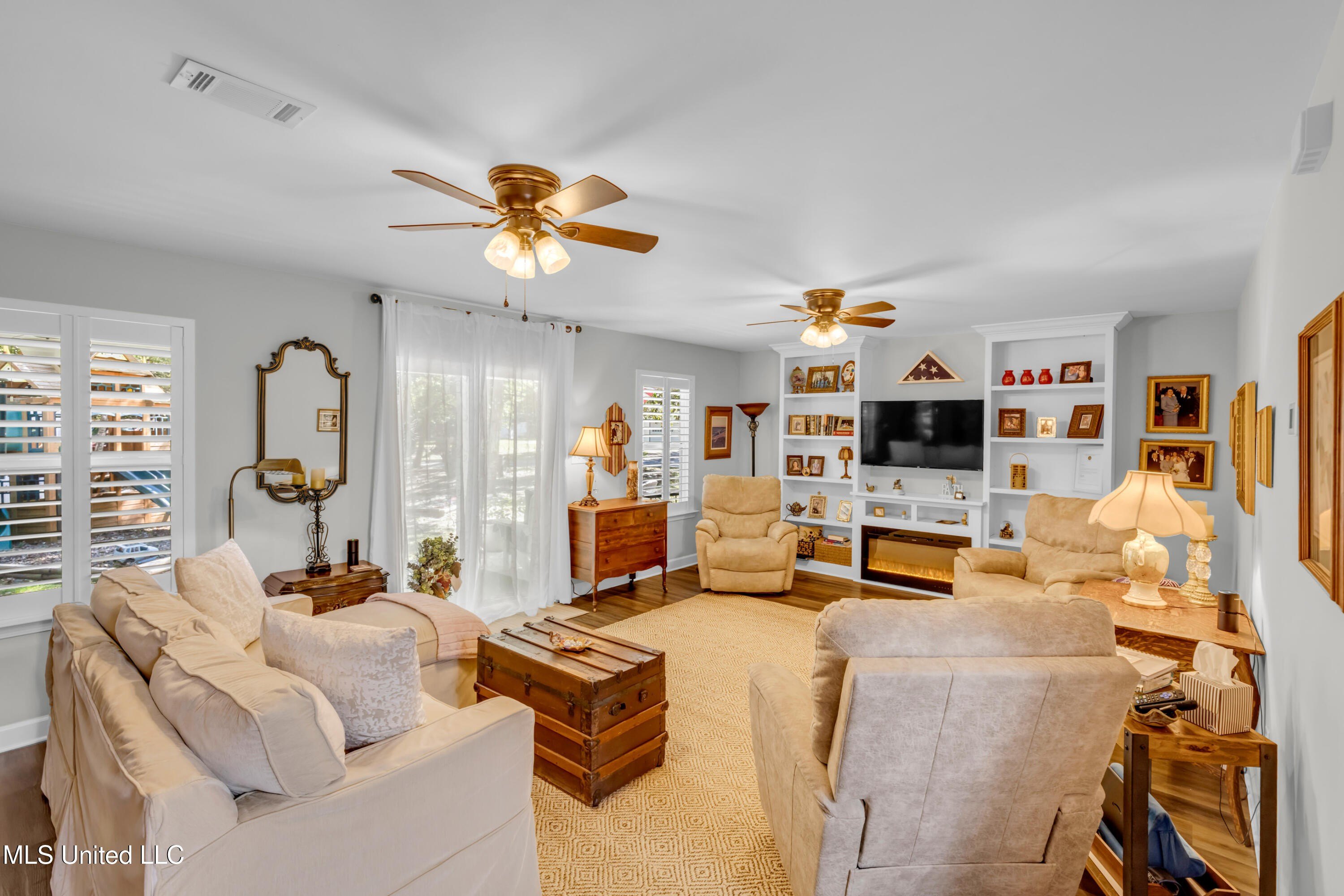 Gautier, Mississippi, 39553, United States, 4 Bedrooms Bedrooms, ,4 BathroomsBathrooms,Residential,For Sale,1989936