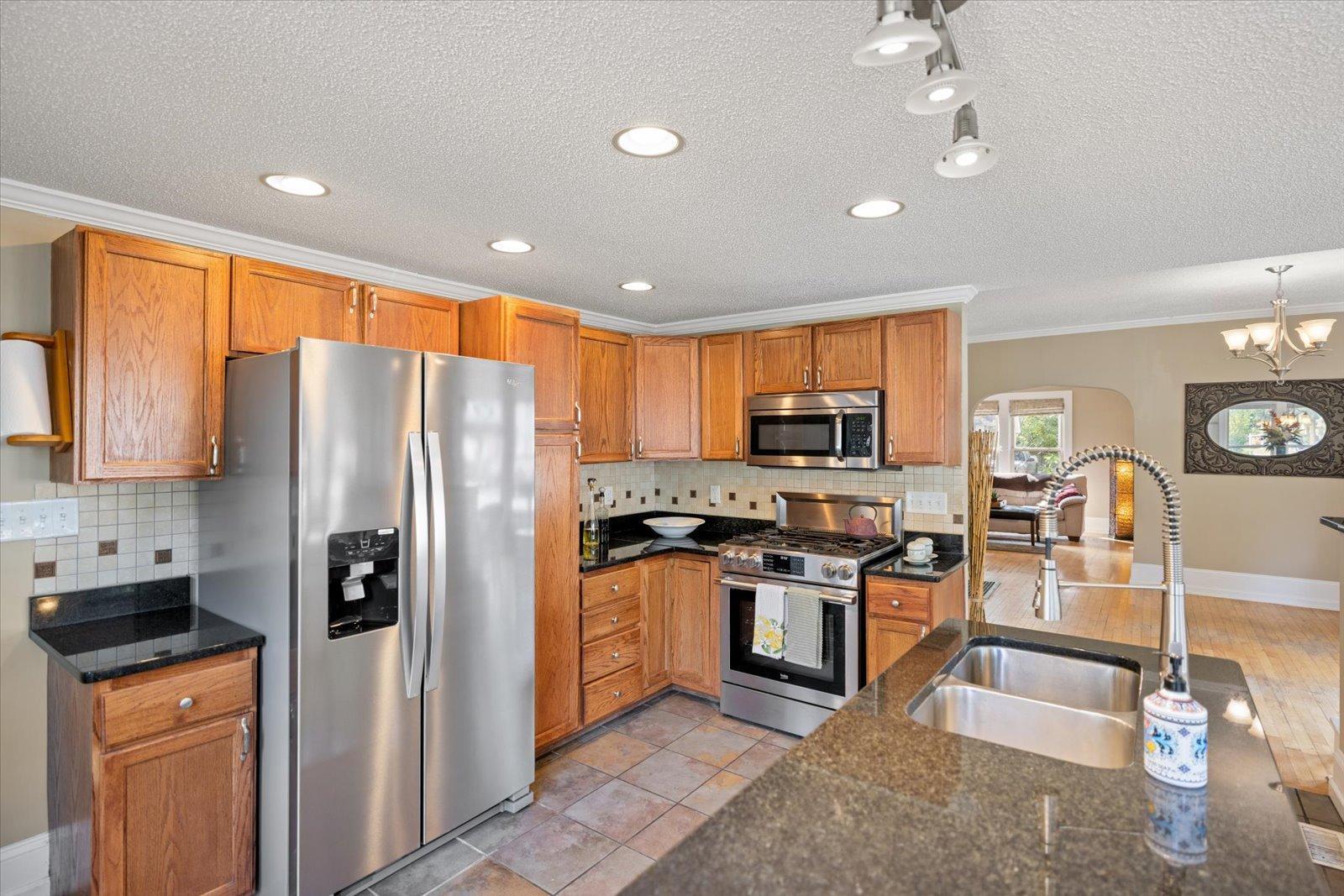 Minneapolis, Minnesota, 55418, United States, 4 Bedrooms Bedrooms, ,2 BathroomsBathrooms,Residential,For Sale,1970458