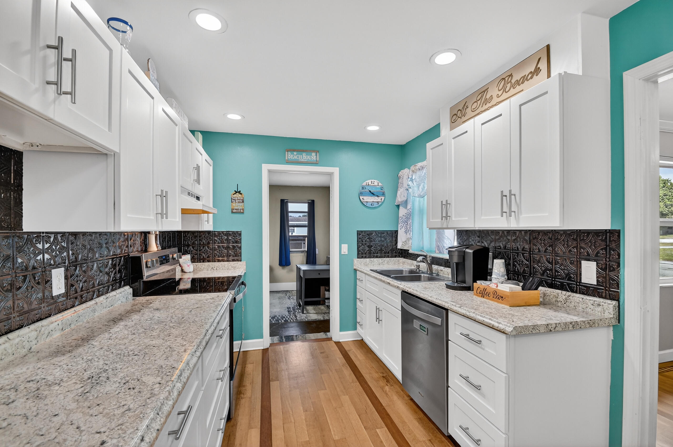 West Palm Beach, Florida, 33406, United States, 3 Bedrooms Bedrooms, ,2 BathroomsBathrooms,Residential,For Sale,1998393