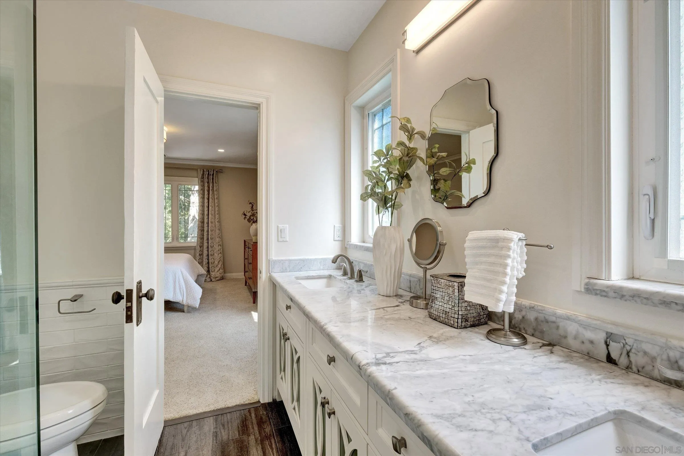 Los Angeles, California, 90027, United States, 4 Bedrooms Bedrooms, ,4 BathroomsBathrooms,Residential,For Sale,1924744