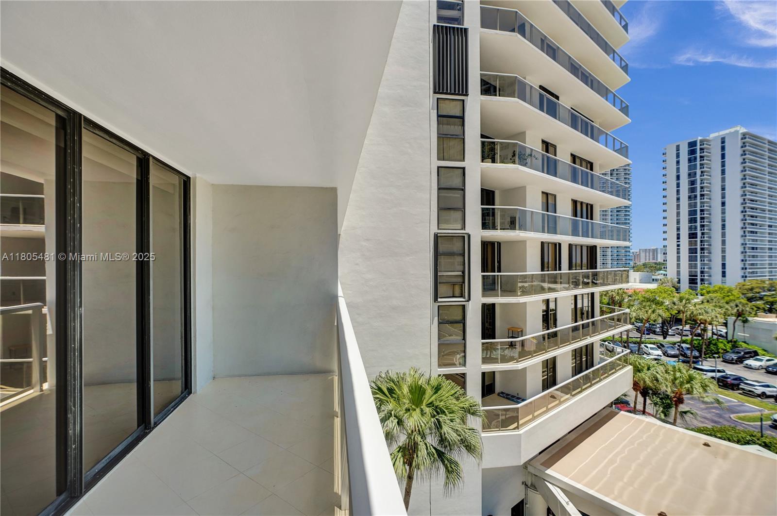 Aventura, Florida, 33180, United States, 2 Bedrooms Bedrooms, ,2 BathroomsBathrooms,Residential,For Sale,1827692