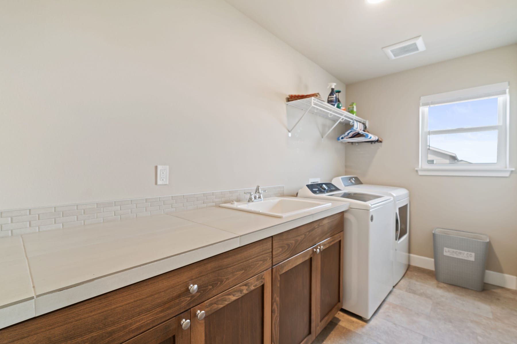  280 NW DOUBLE EAGLE AVE Madras, OR 97741 - 物件實景