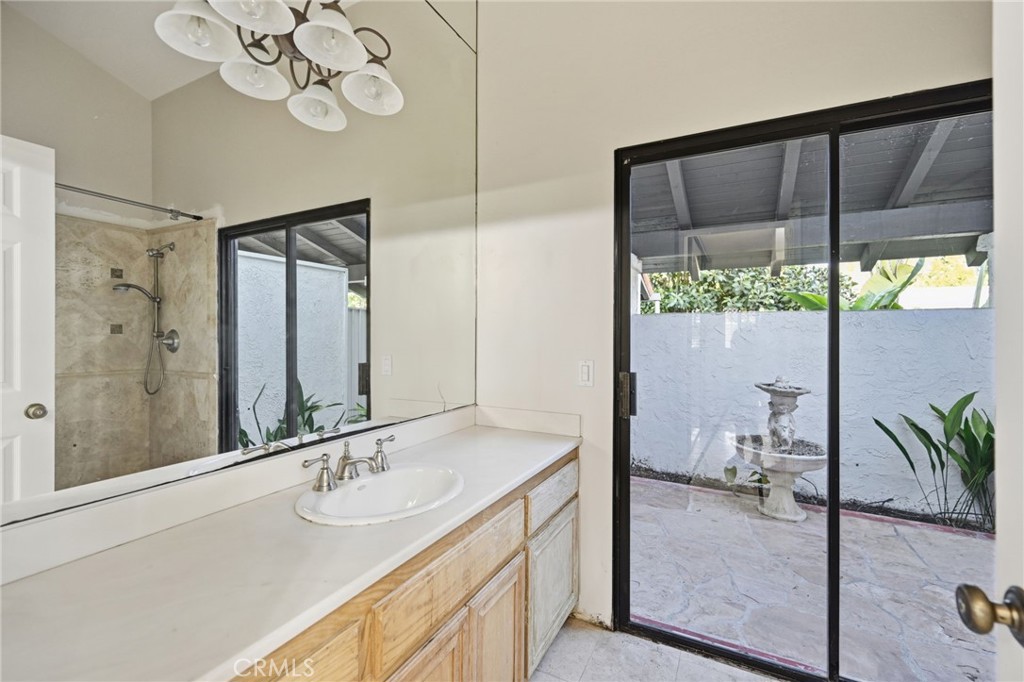 Newport Beach, California, 92660, United States, 2 Bedrooms Bedrooms, ,2 BathroomsBathrooms,Residential,For Sale,1988244