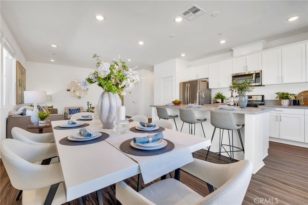 Moreno Valley, California, 92553, United States, 3 Bedrooms Bedrooms, ,2 BathroomsBathrooms,Residential,For Sale,2042349