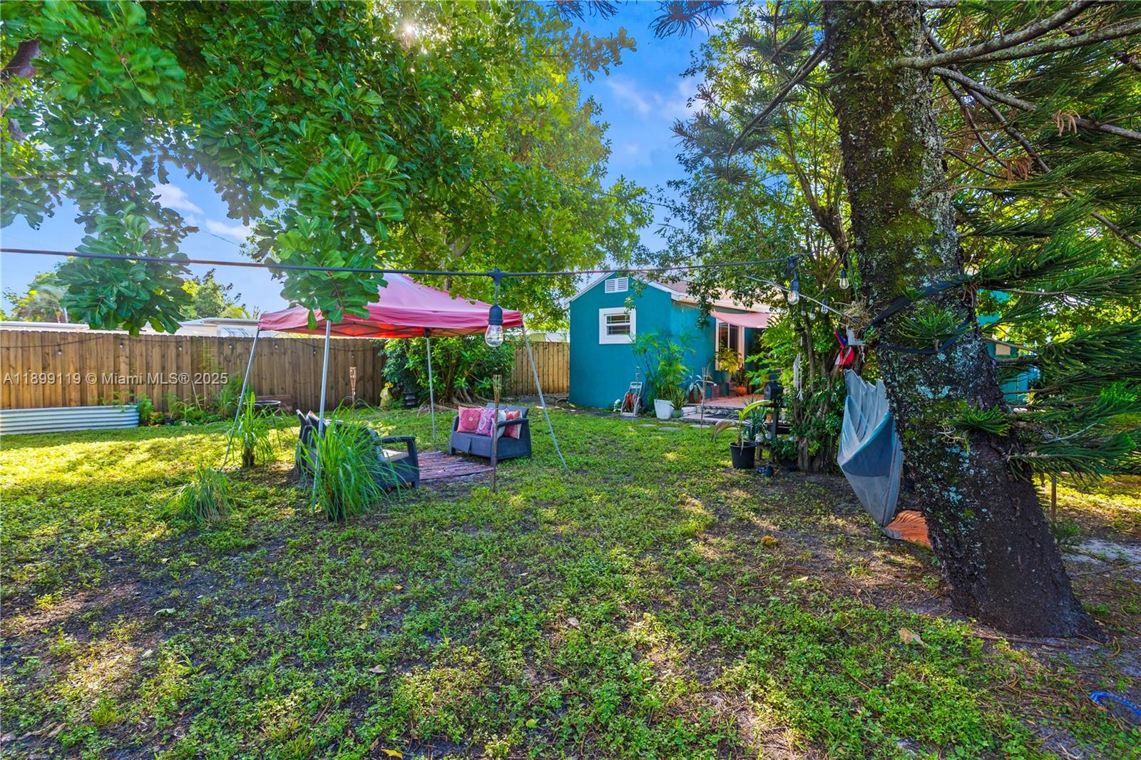 Hollywood, Florida, 33020, United States, 3 Bedrooms Bedrooms, ,2 BathroomsBathrooms,Residential,For Sale,1967684