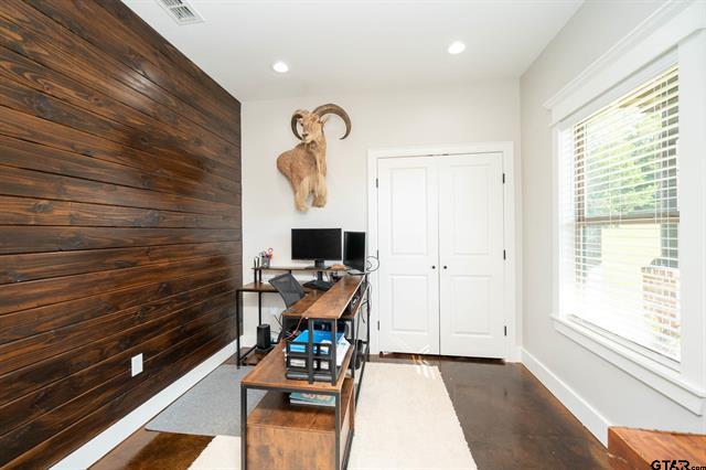 Jacksonville, Texas, 75766, United States, 4 Bedrooms Bedrooms, ,3 BathroomsBathrooms,Residential,For Sale,1975482