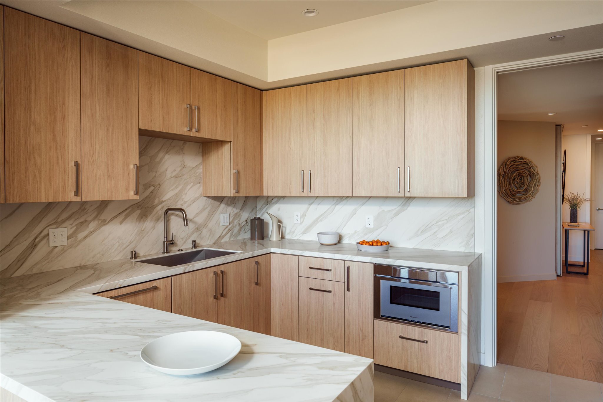  300 N Swall Dr - 物件實景