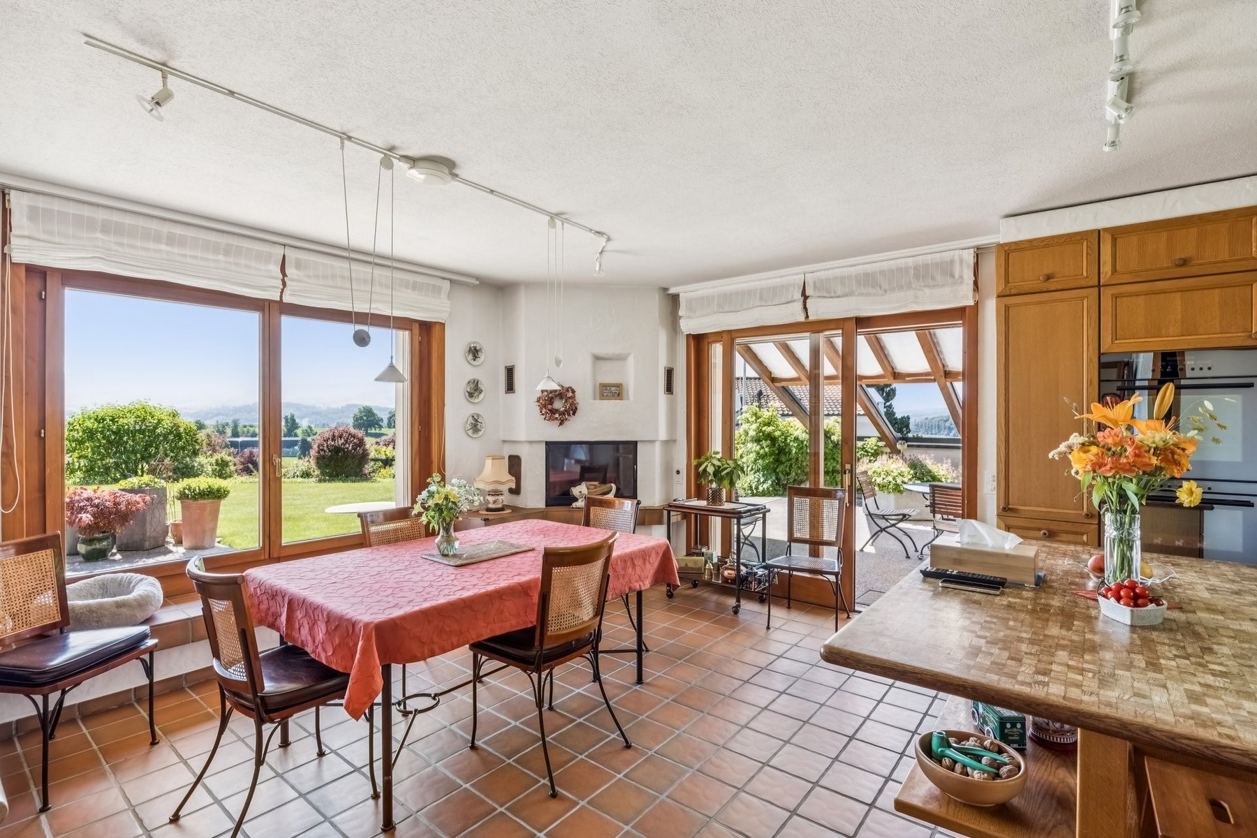  Elegant, luxury villa in a sought-after neighborhood in Villars-sur-Glâne - 物件實景