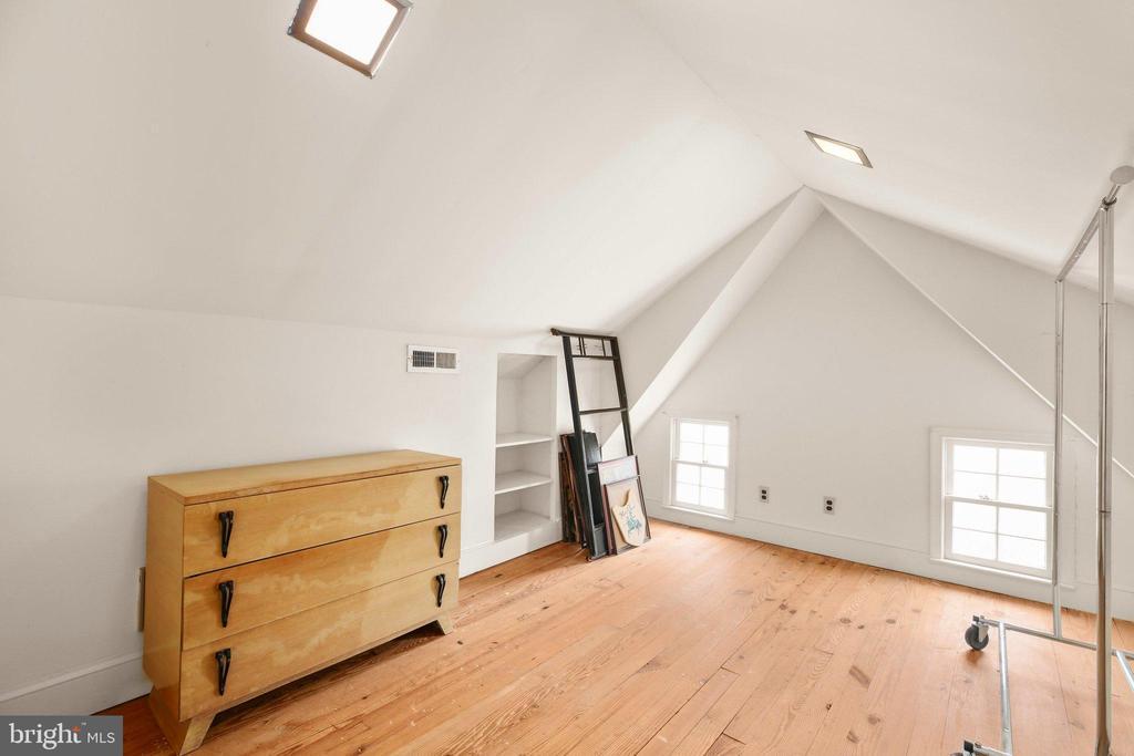 Fredericksburg, Virginia, 22401, United States, 4 Bedrooms Bedrooms, ,2 BathroomsBathrooms,Residential,For Sale,1826966