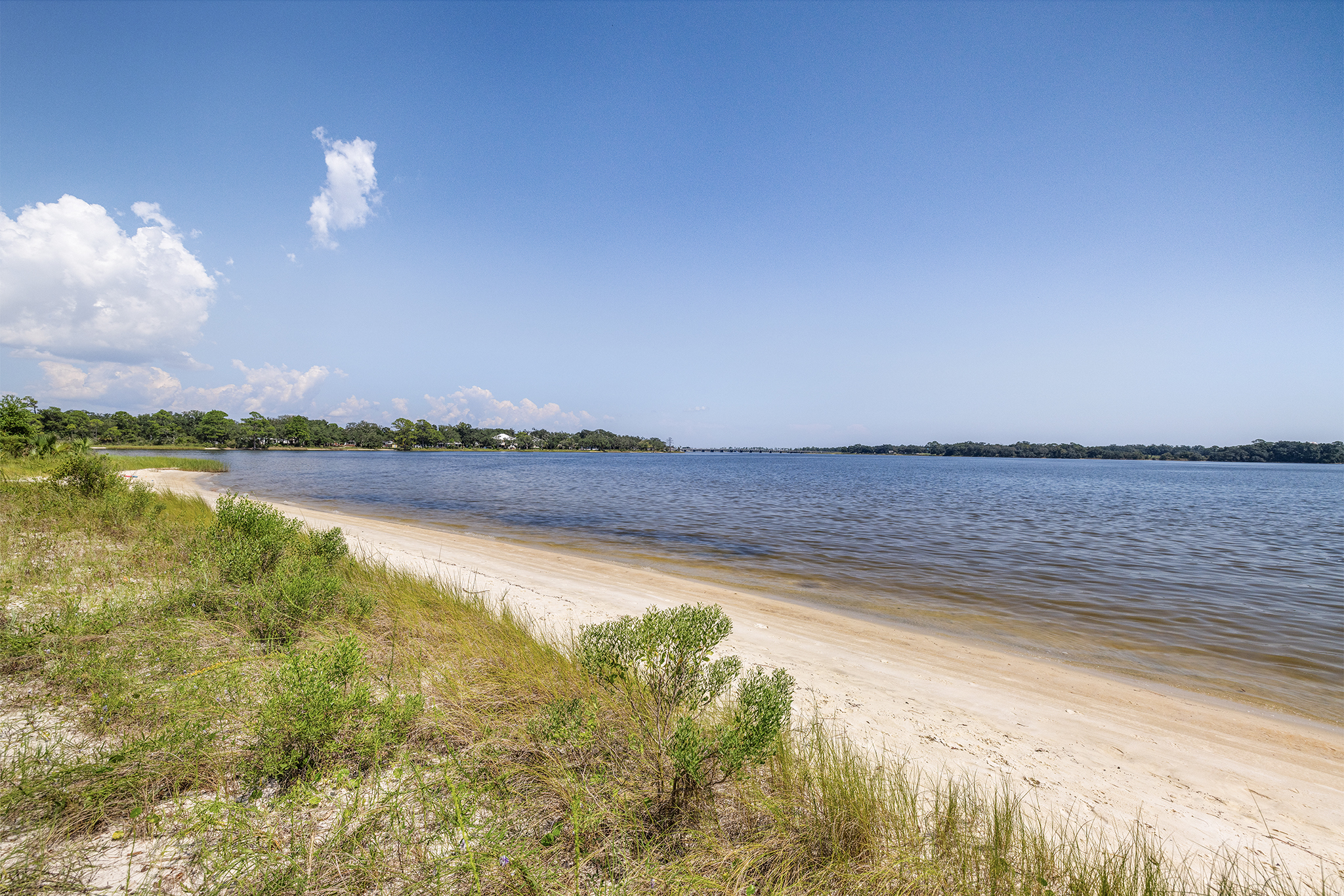  Brick Ranch in Navy Point - 物件實景