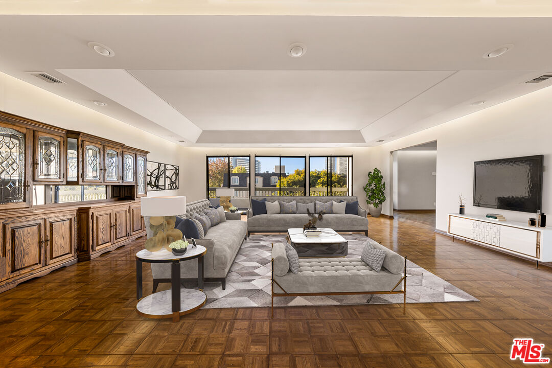 Los Angeles, California, 90035, United States, 3 Bedrooms Bedrooms, ,4 BathroomsBathrooms,Residential,For Sale,1989035