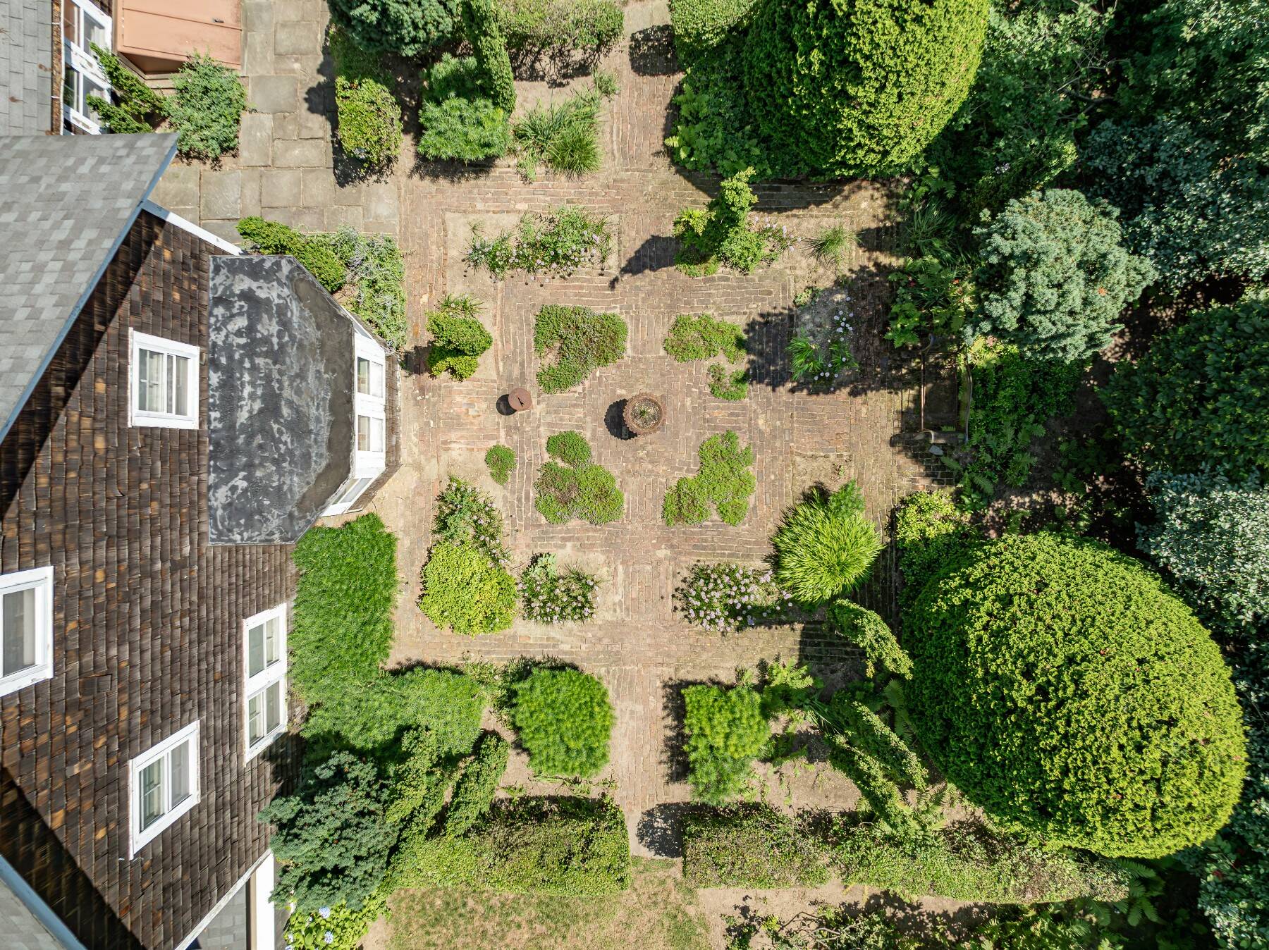  WAINSCOTT  ESTATE OPPORTUNITY - 物件實景