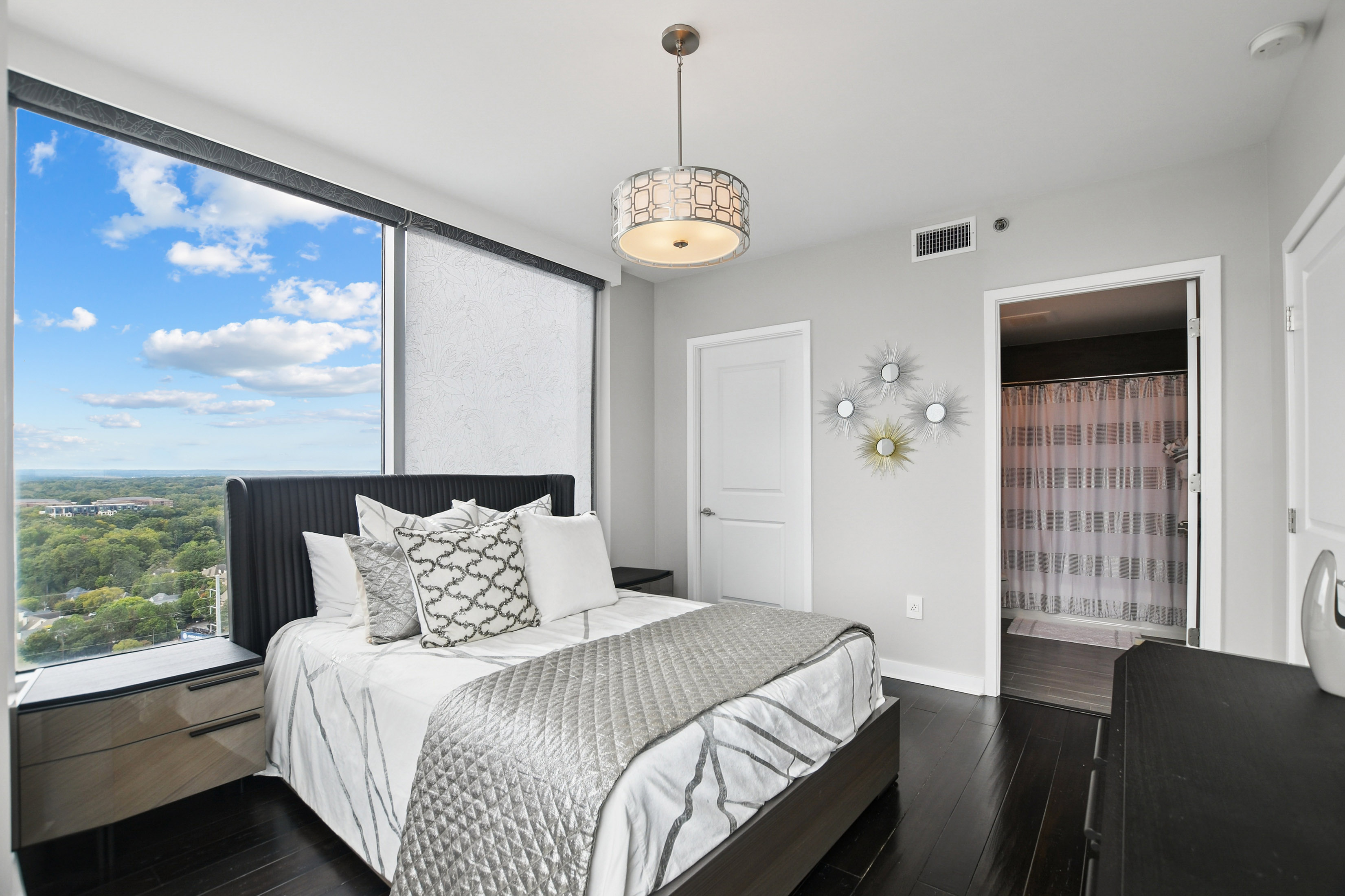  Stunning Two Bedroom Buckhead Condo with Breathtaking Corner Views - 物件實景